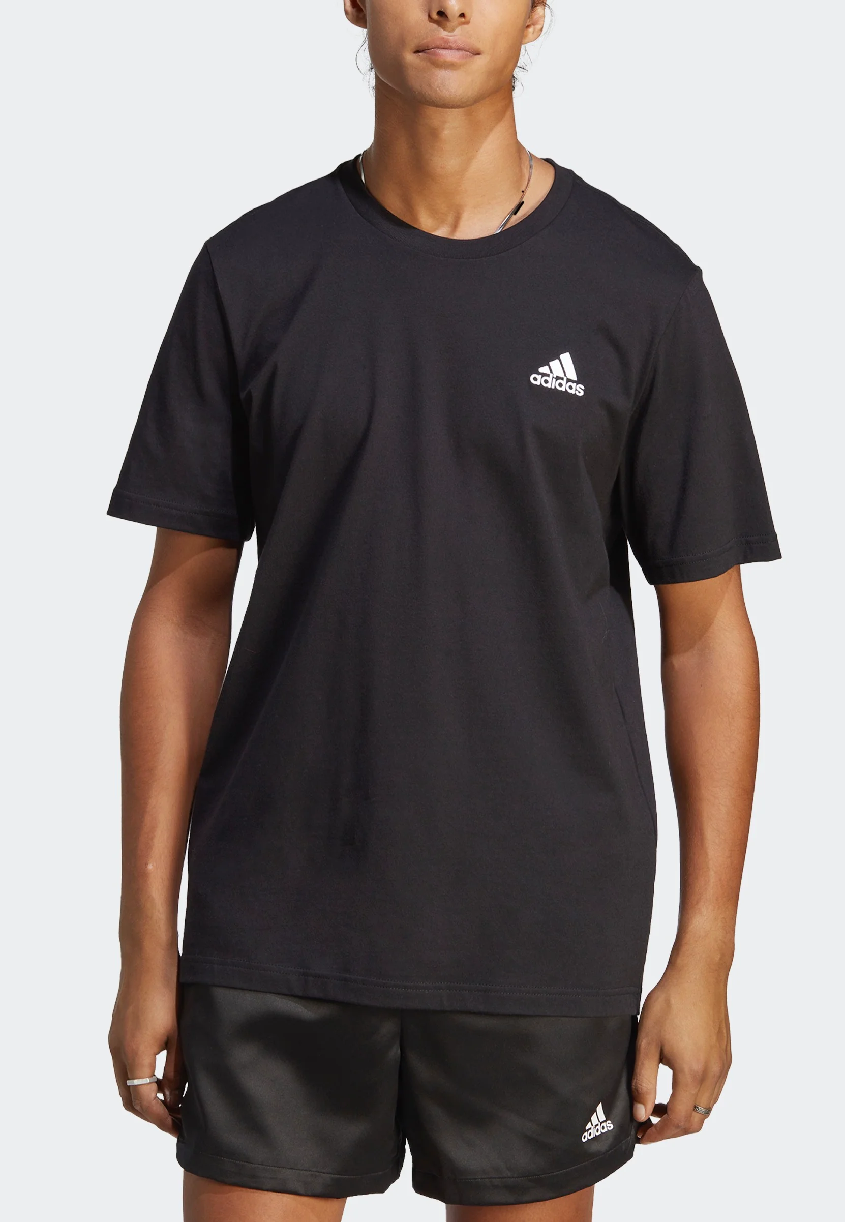 Essentials Single Jersey Embroidered Black - T-Shirt - Image 3