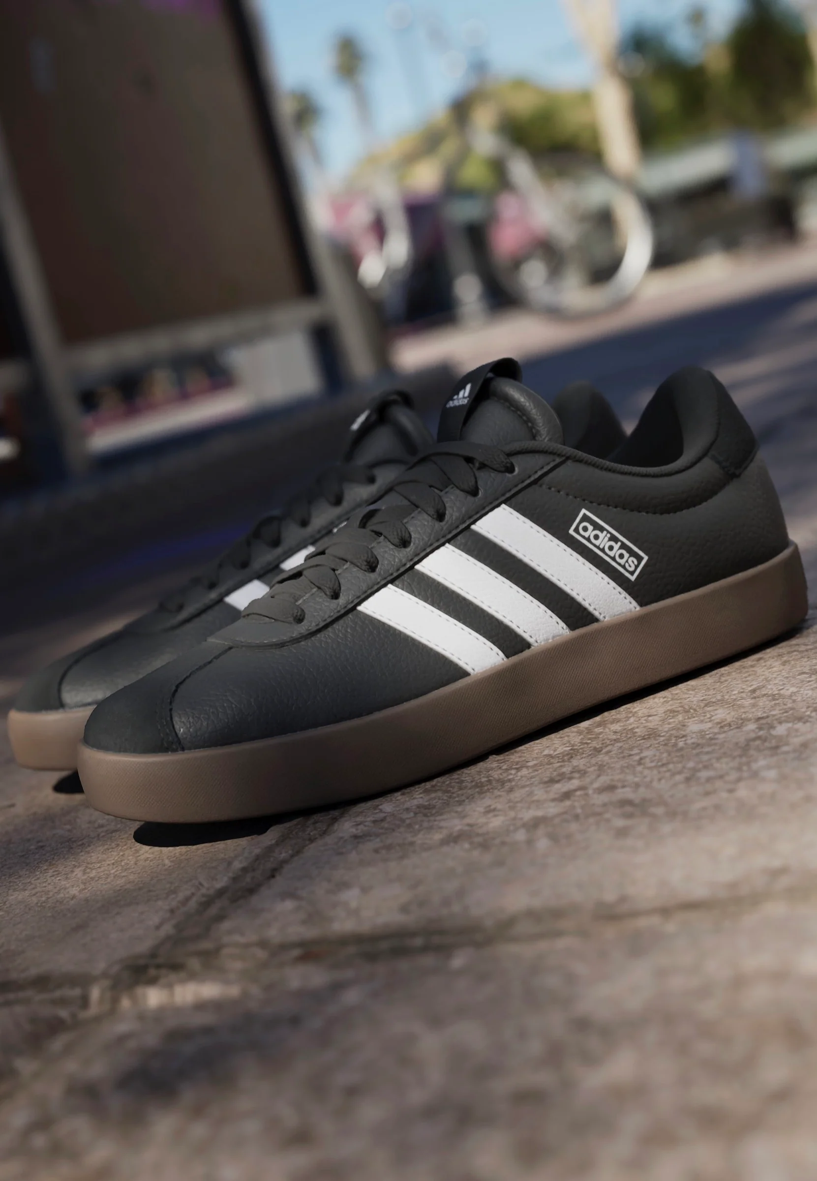 Vl Court 3.0 Cblack/Ftwwht/Gum5 - Girl Shoes