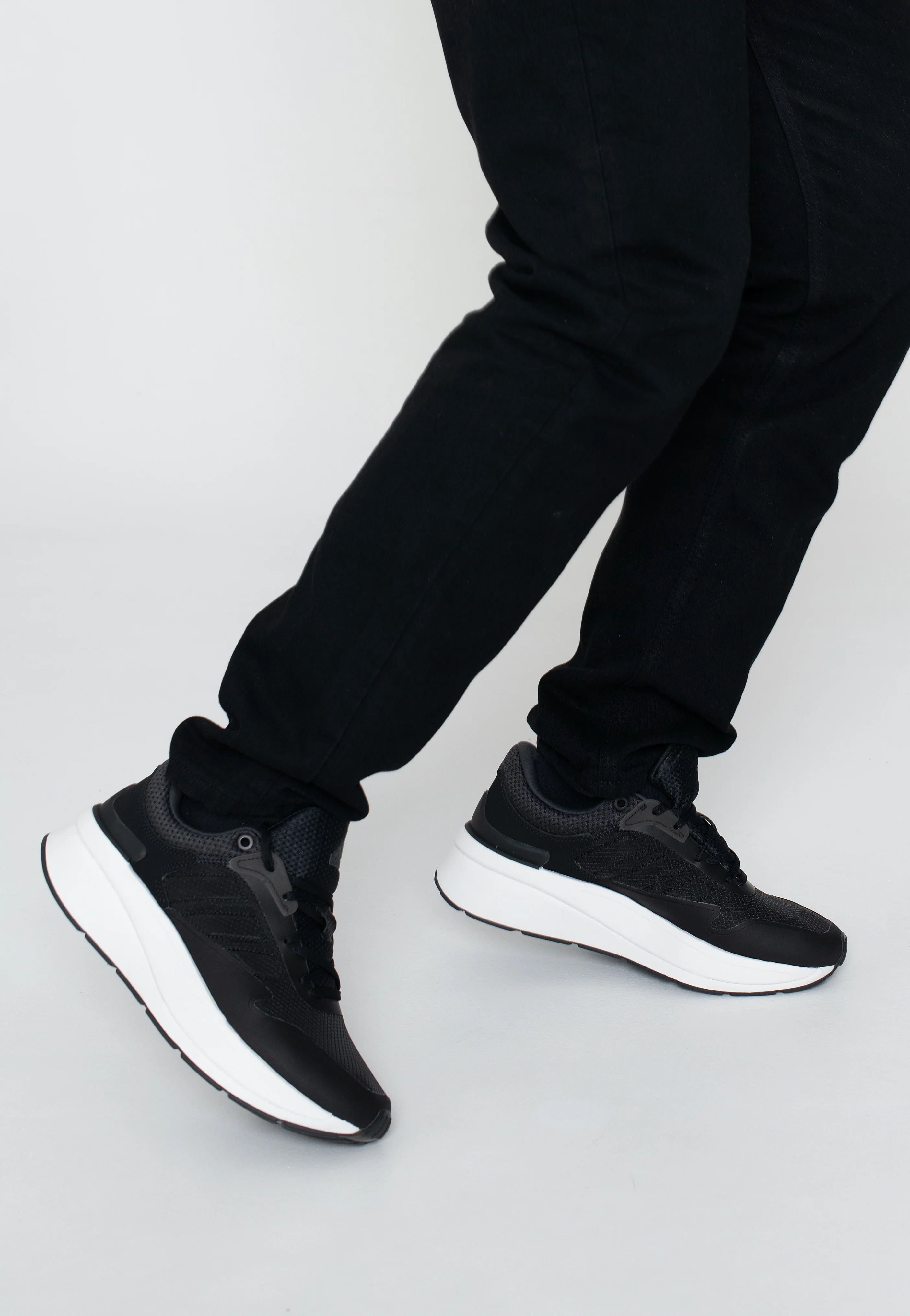 Znchill Cblack/Carbon/Gresix - Shoes - Image 12