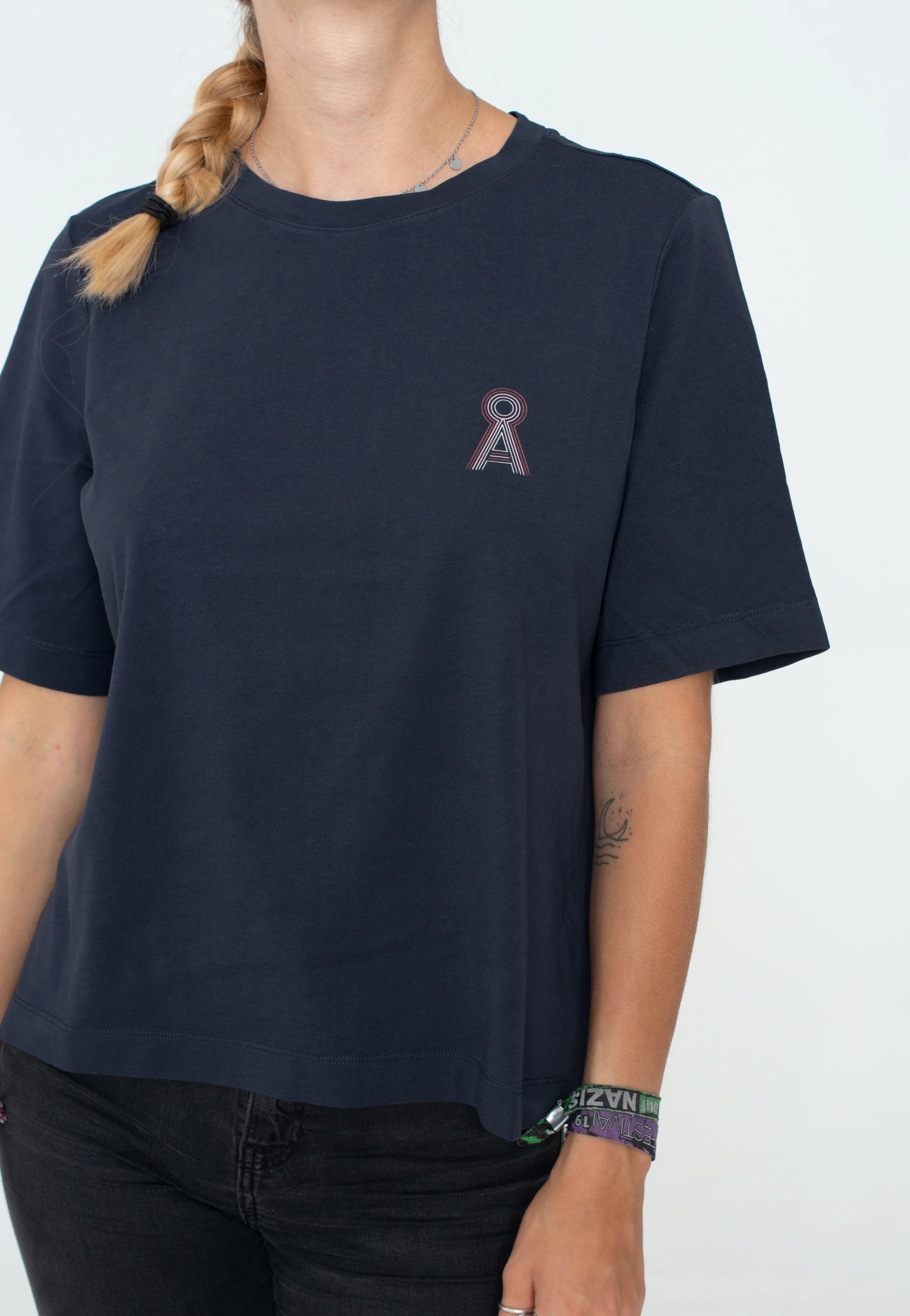 Layaa Chest Icon Night Sky - T-Shirt - Image 2