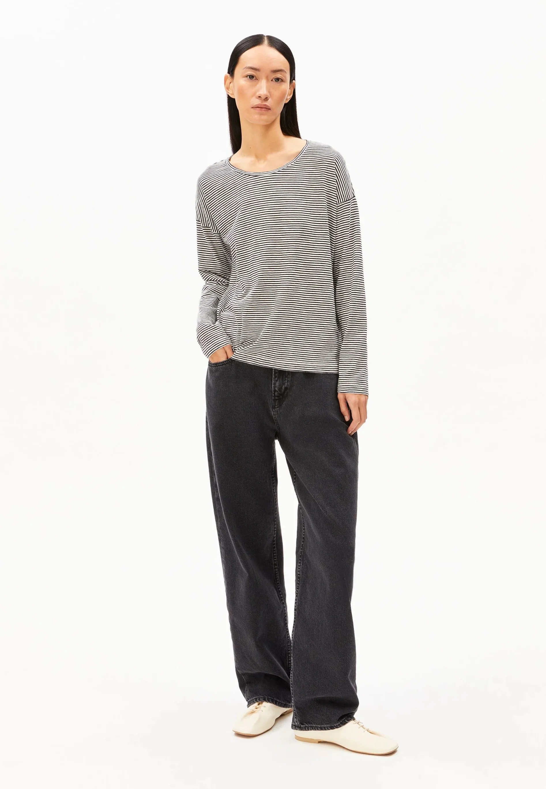 Xianaa Stripes Black/Oatmilk - Longsleeve - Image 5