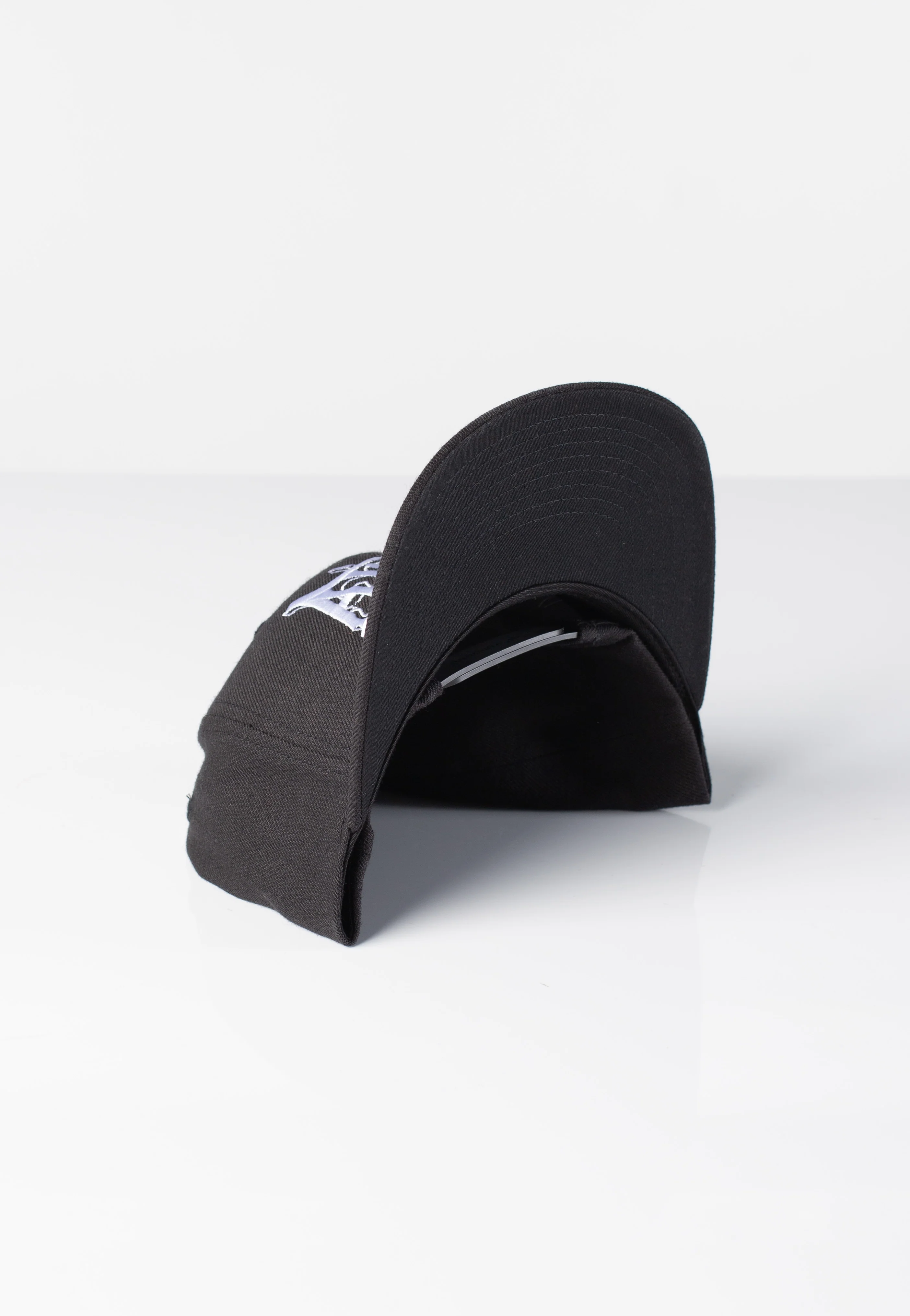 Logo - Snapback - Image 5