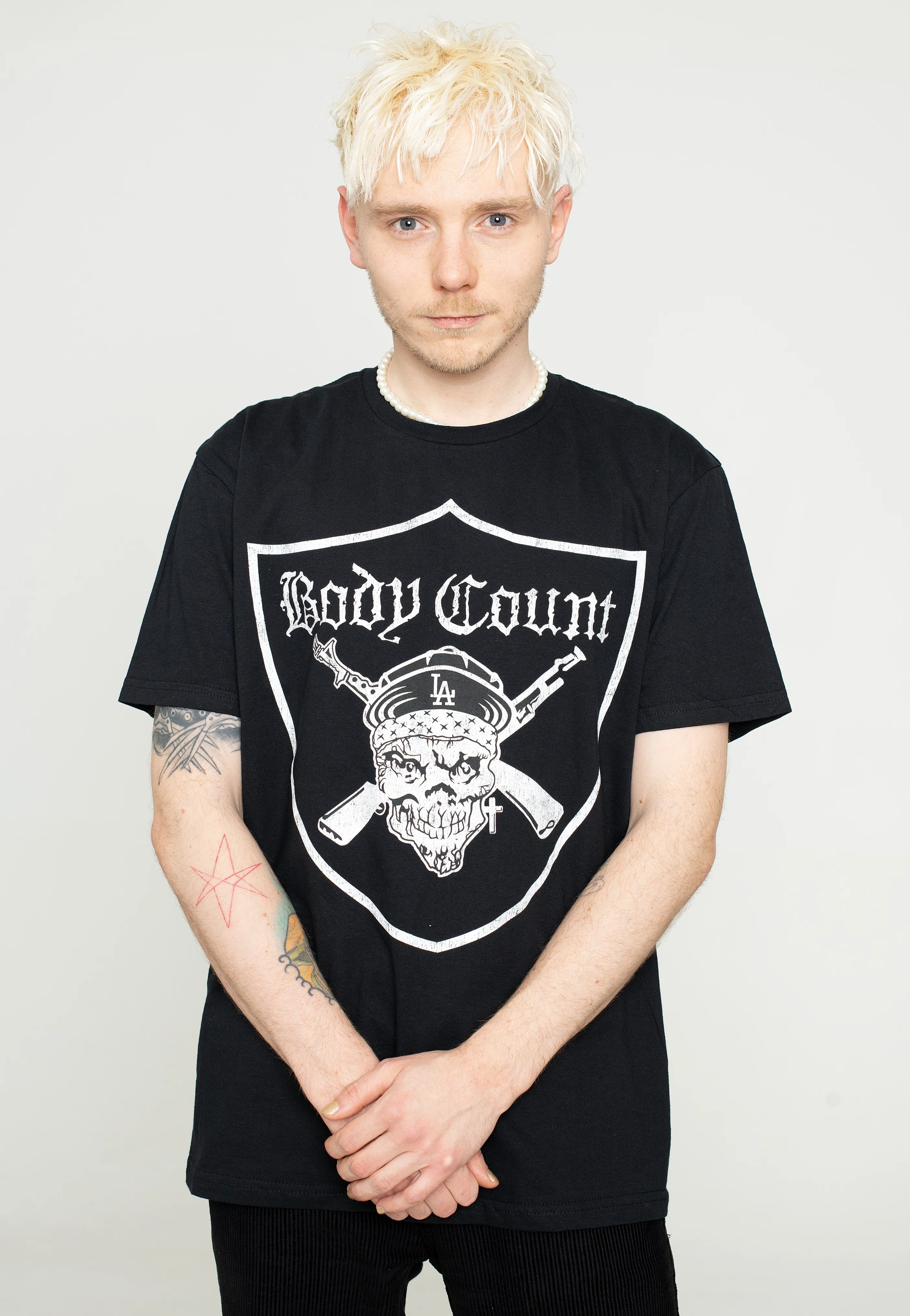Gunner Pirate Shield - T-Shirt - Image 3
