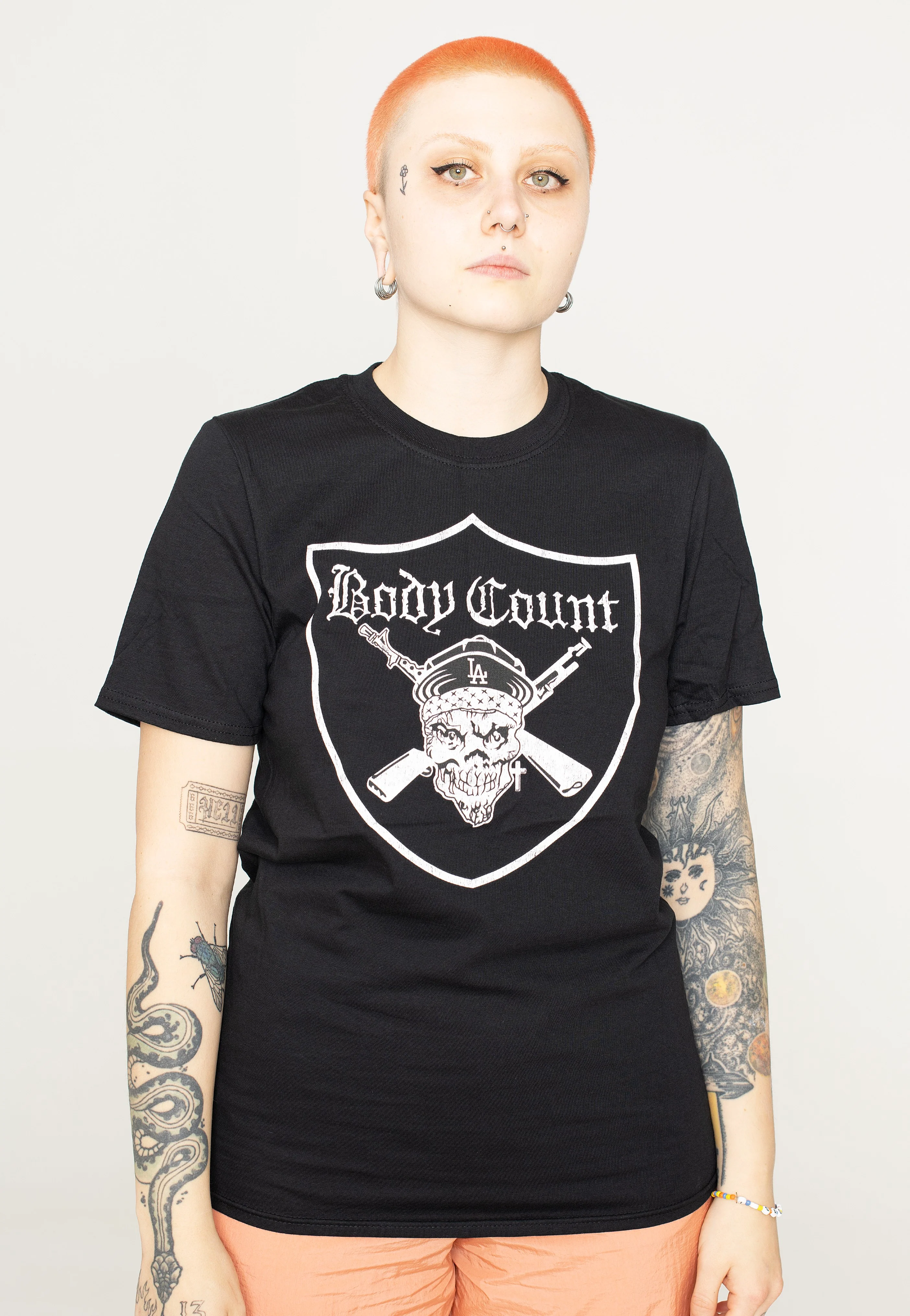 Gunner Pirate Shield - T-Shirt - Image 5