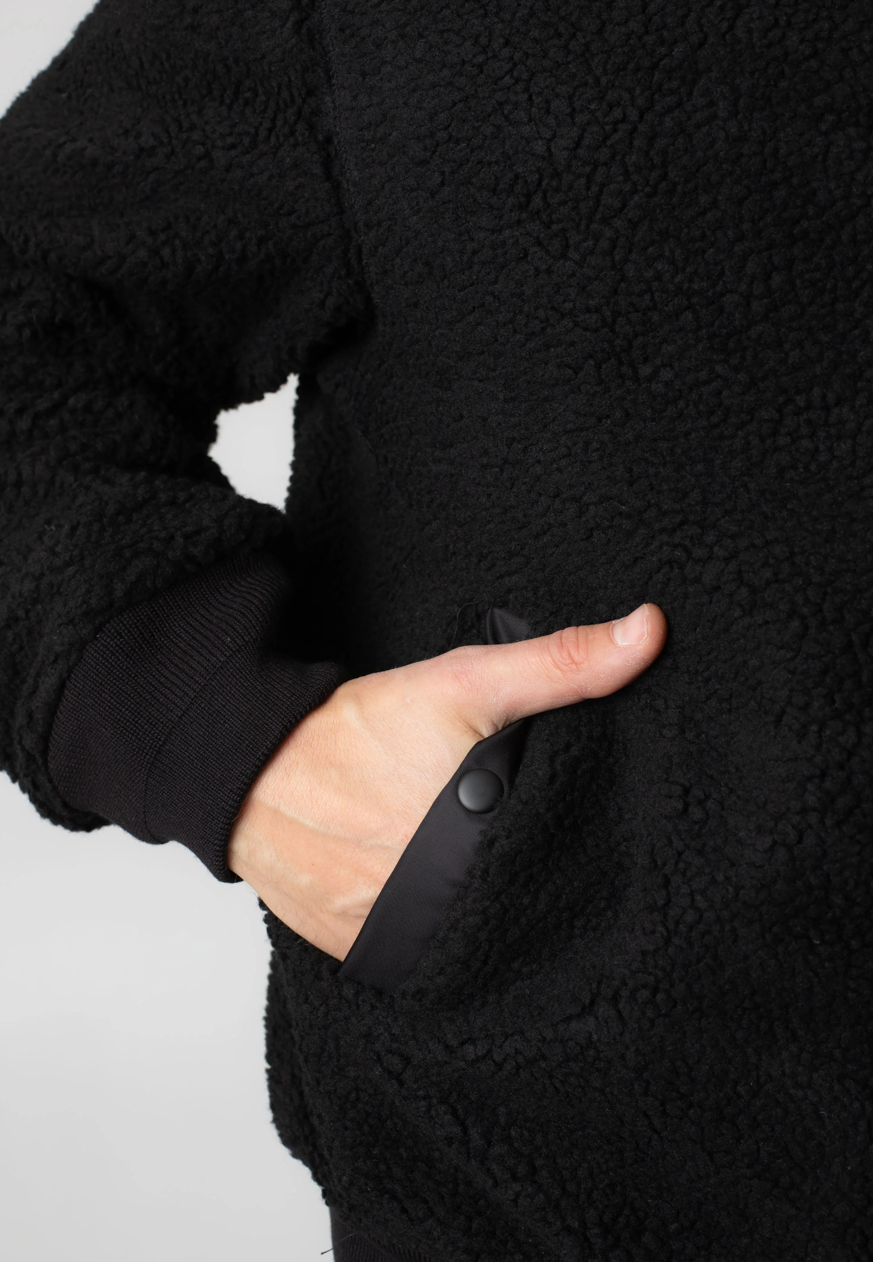 MA1 Sherpa Black - Jacket - Image 4