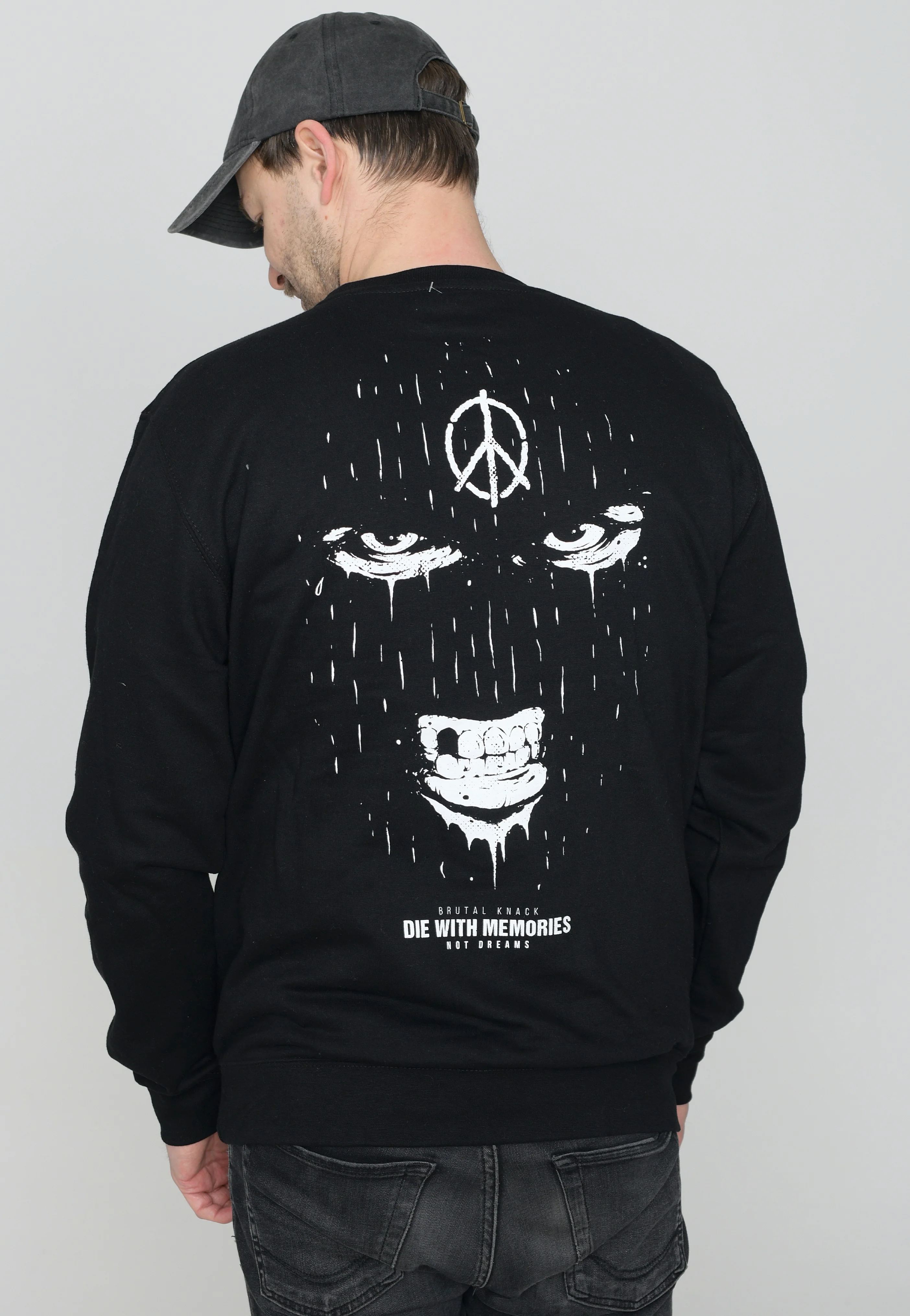 Memories Black - Sweater - Image 6