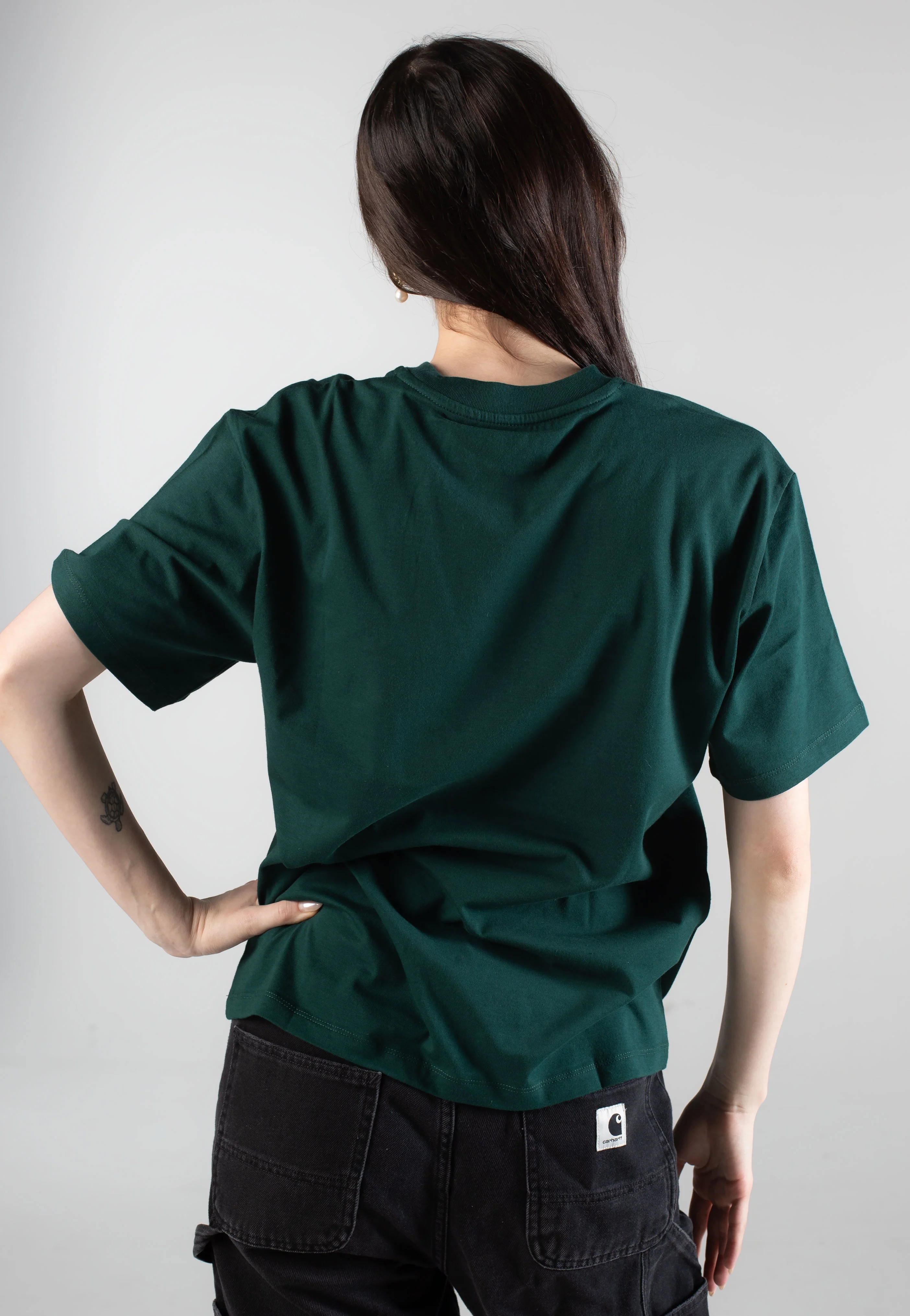W' Chase Dark Fir/Gold - T-Shirt - Image 3