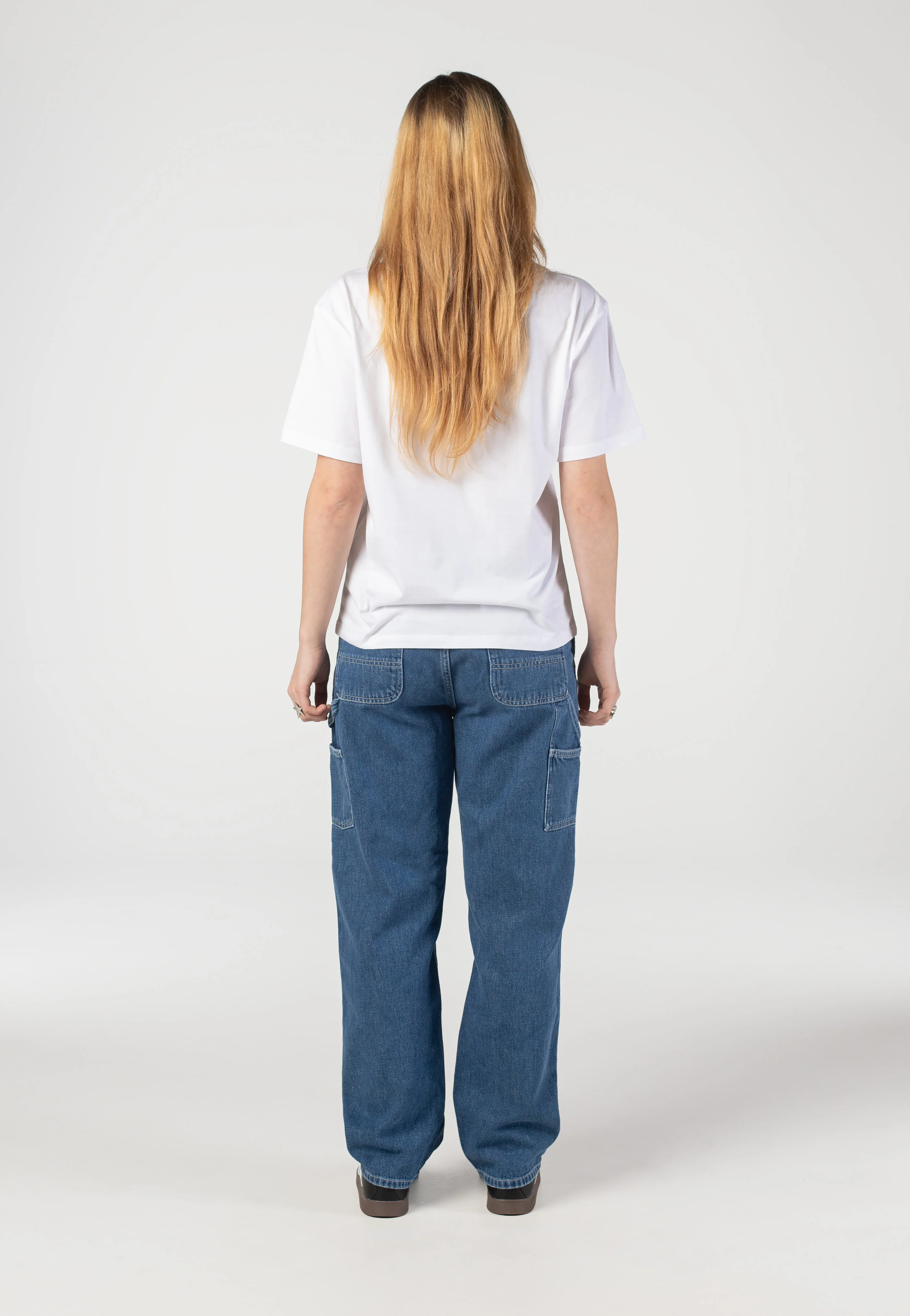 W' Chase White/Gold - T-Shirt - Image 9