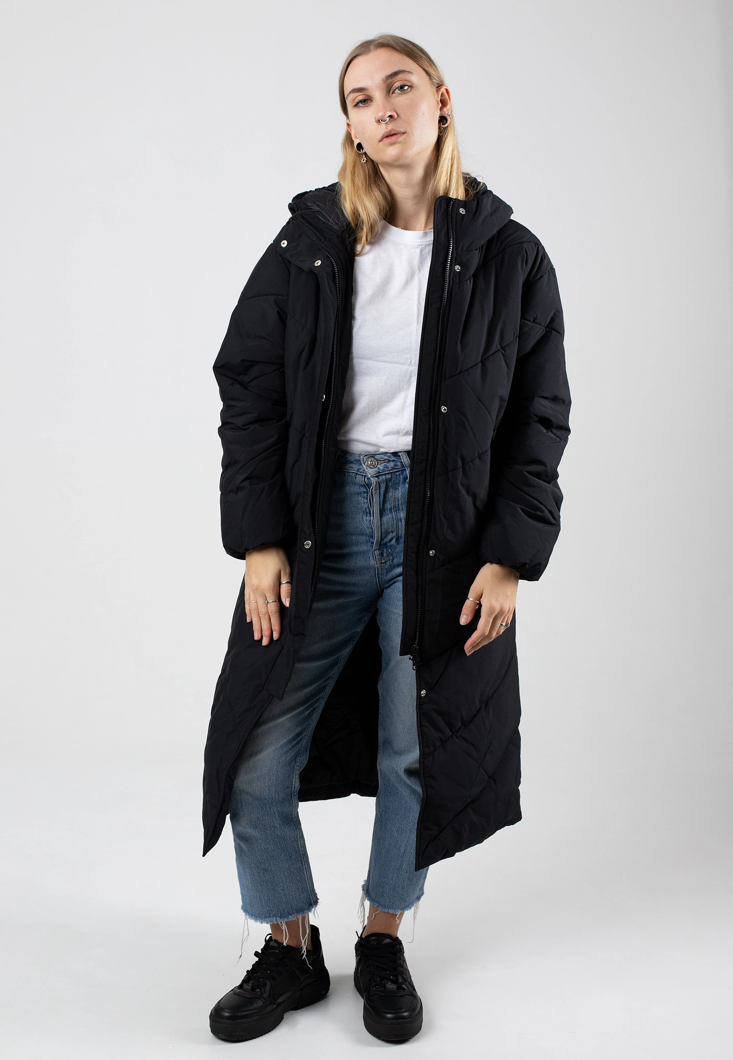 Hooded Polyfilled Black Beauty - Jacket - Image 3