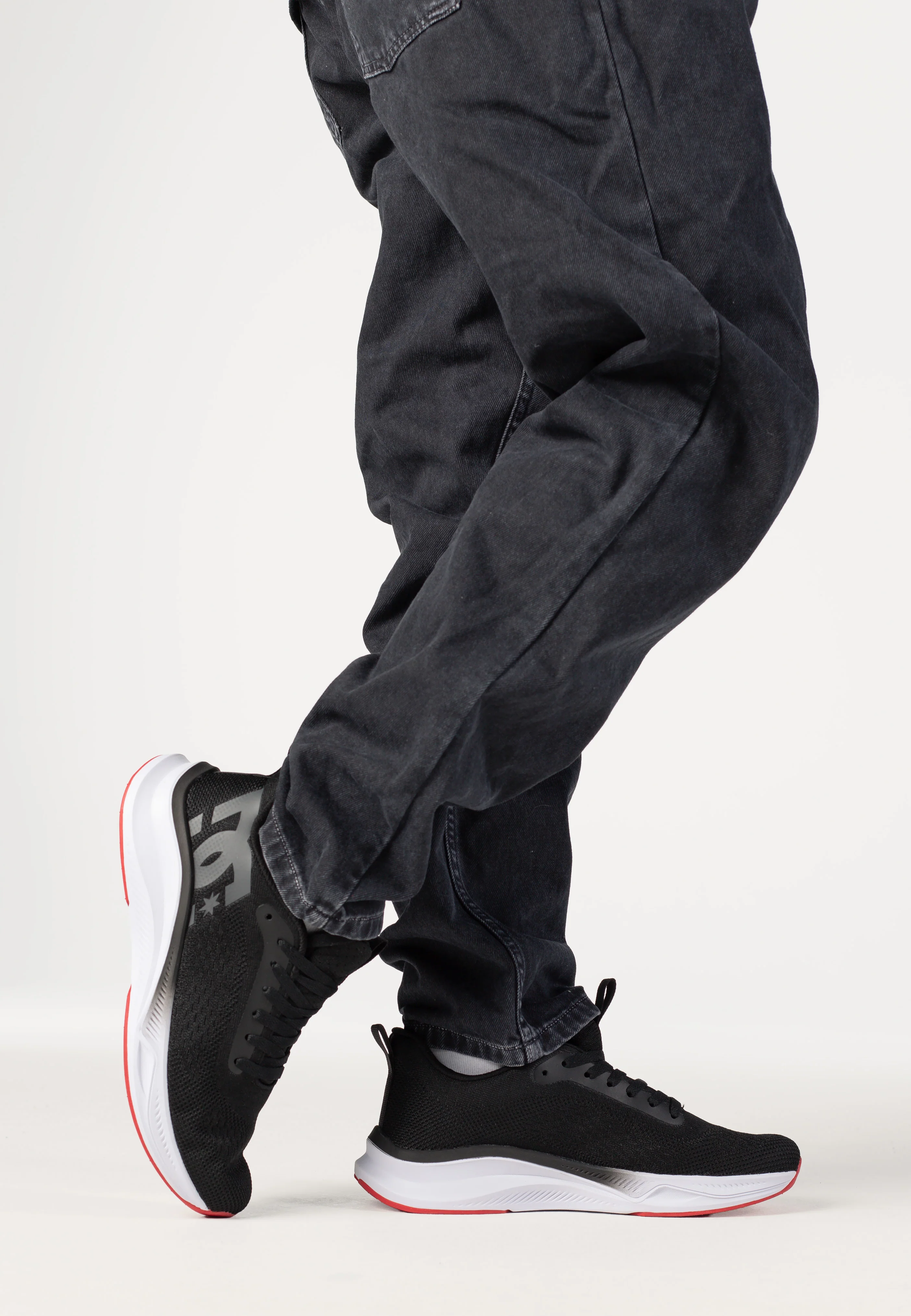 Roammax Black/Red - Shoes - Image 6