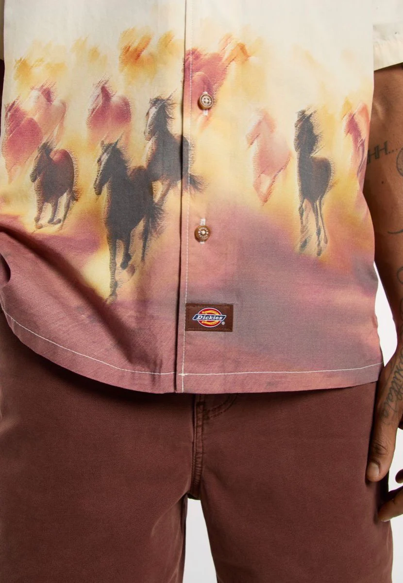 Running Wild Oak Buff - Shirt - Image 5