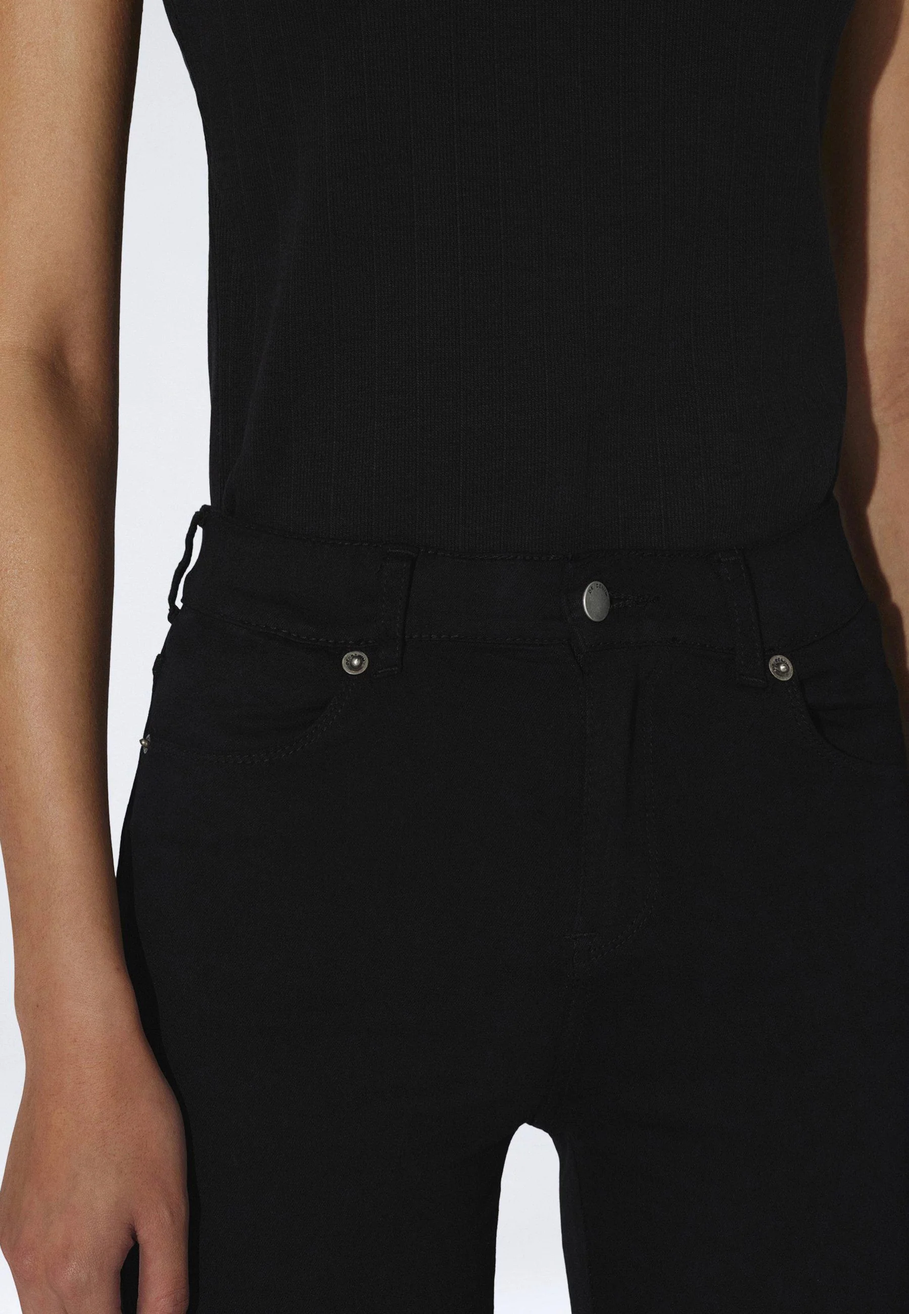 Lexy Black - Jeans - Image 6
