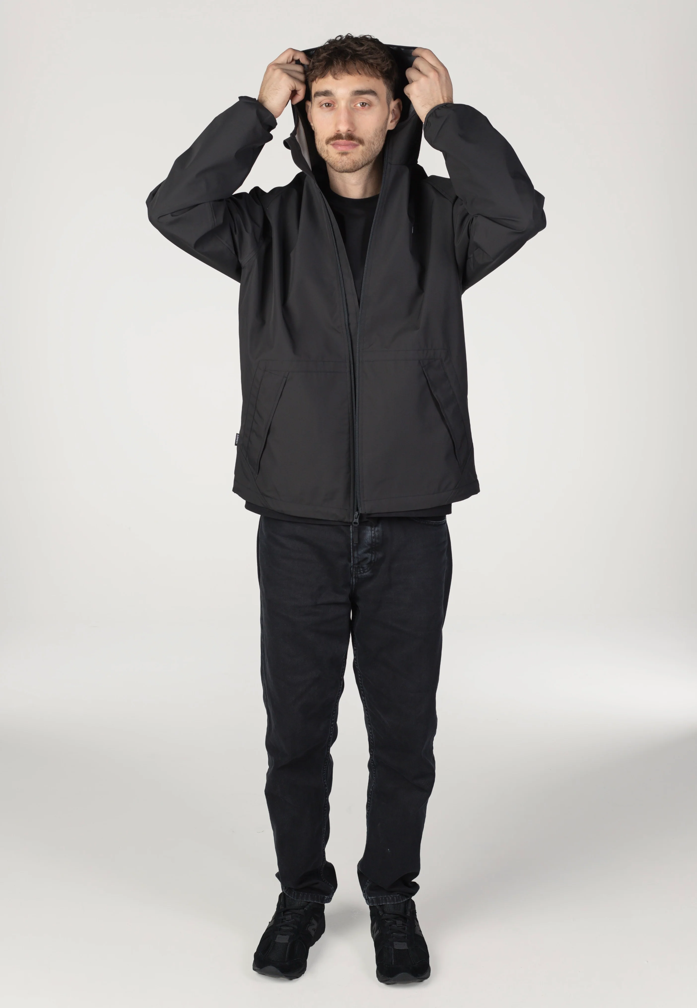Alder 2.0 Travel Flint Black - Windbreaker - Image 12