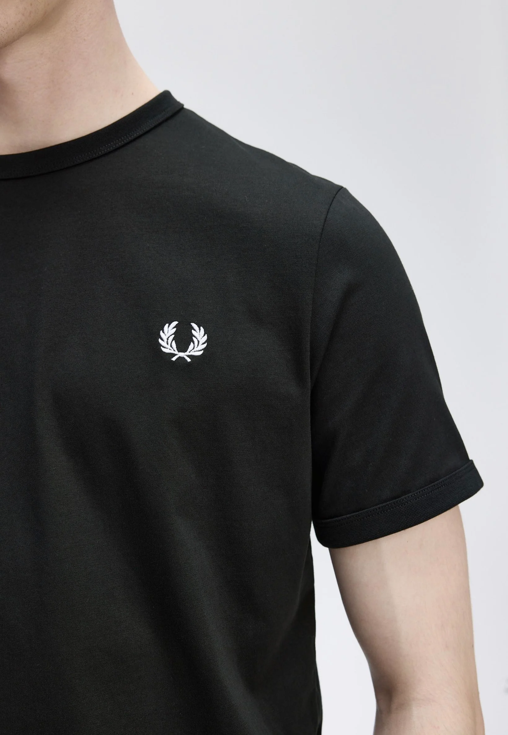 Ringer Black - T-Shirt - Image 5