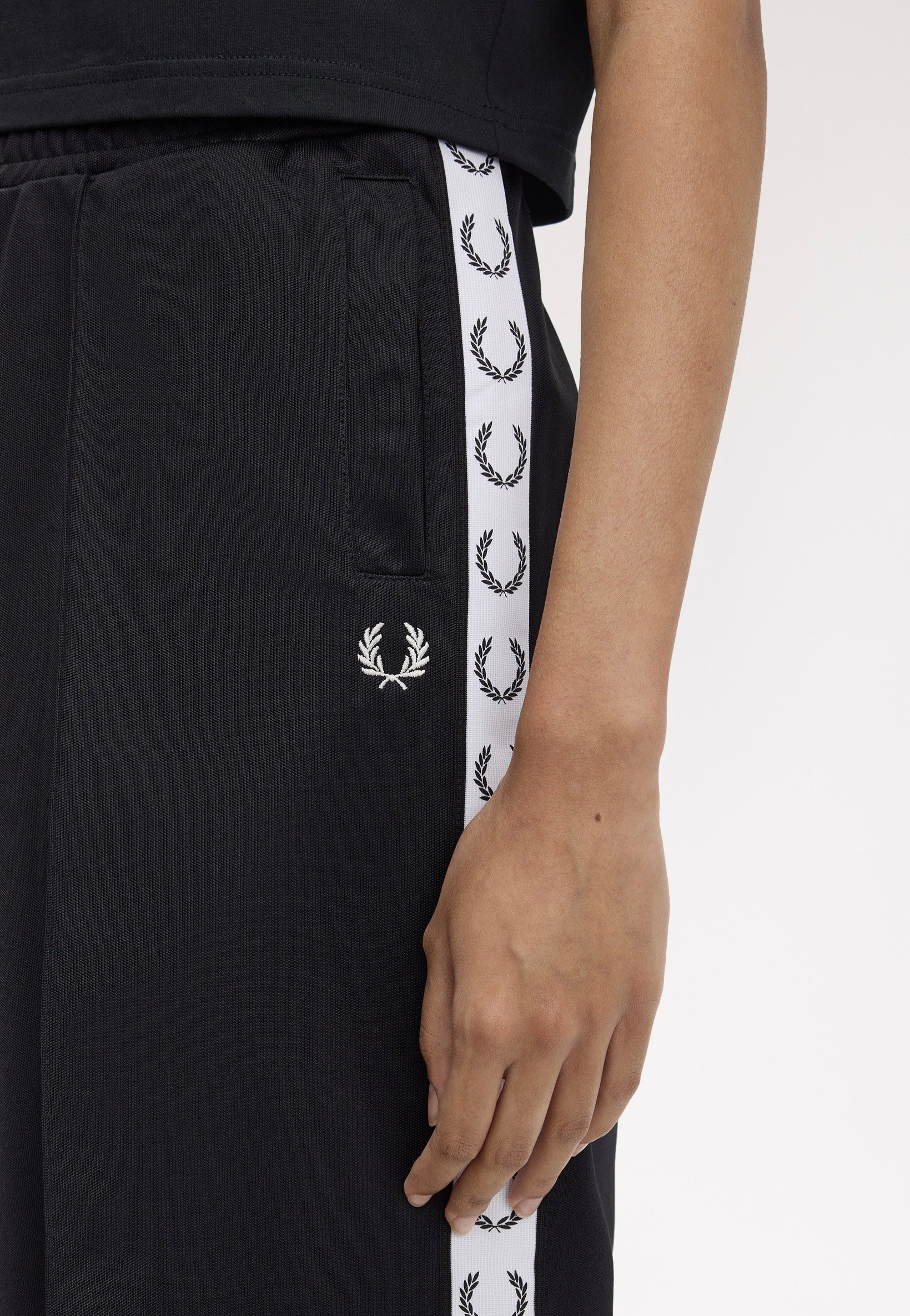 Taped Track Black - Shorts - Image 4