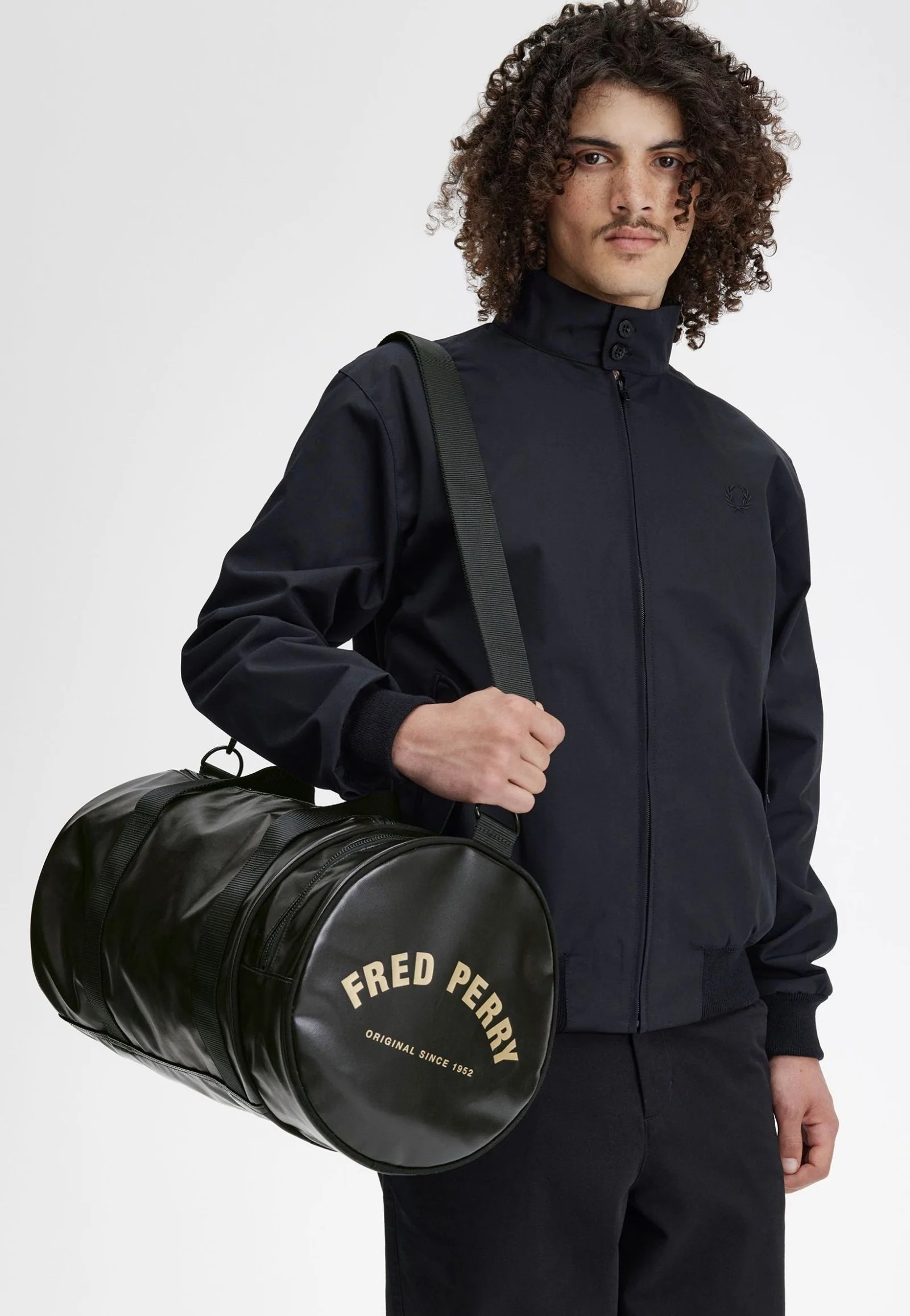 Tonal Classic Barrel Black/Gold - Dufflebag - Image 6