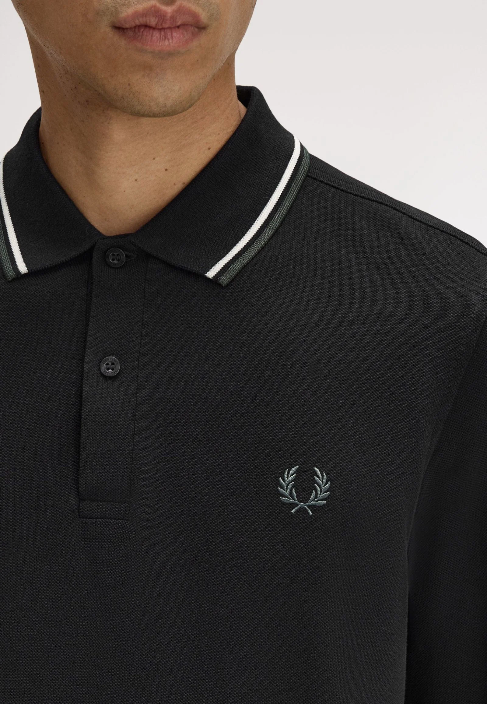 Twin Tipped Black/Ecru/Laurel Wreath Green - Longsleeve - Image 6