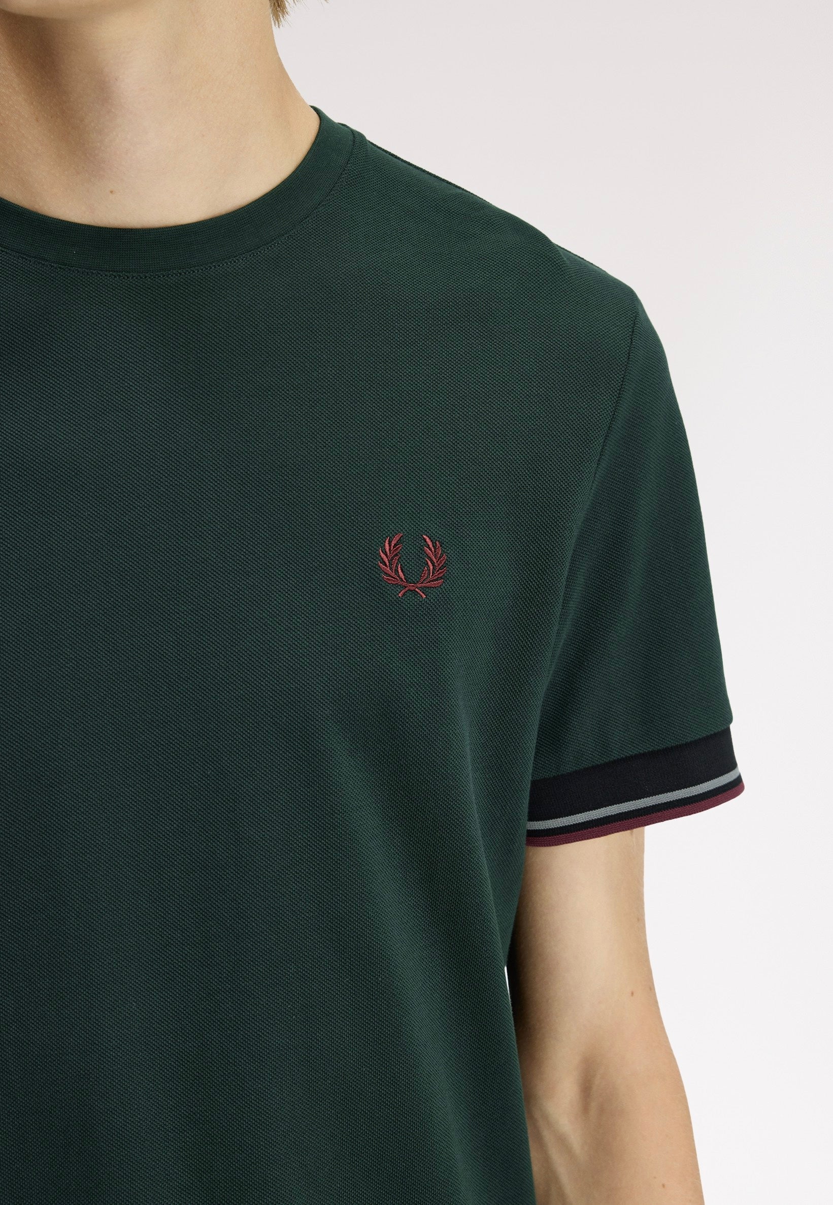 Twin Tipped Cuff Grassroots - T-Shirt - Image 4