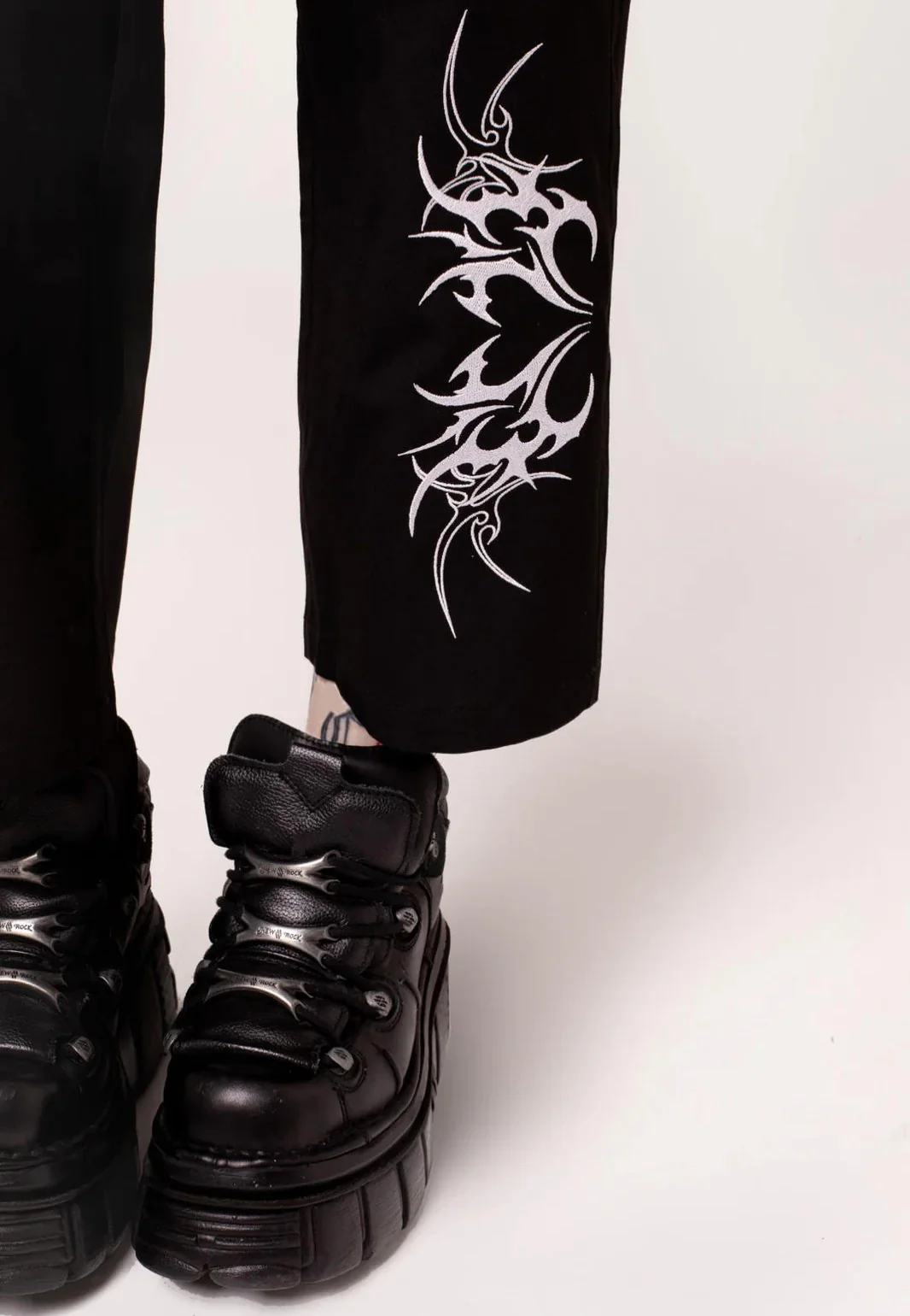 Auri Black  - Pants - Image 4