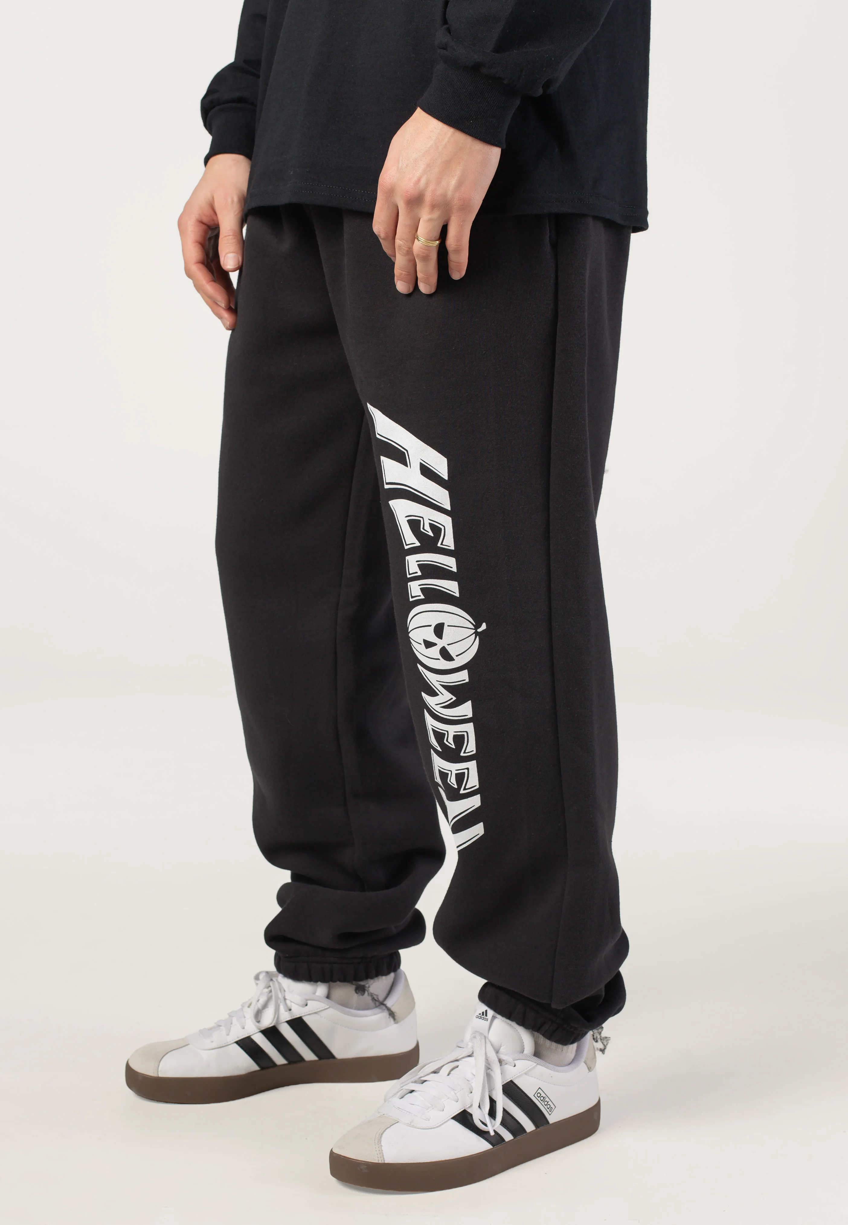 Classic Logo - Sweatpants - Image 2