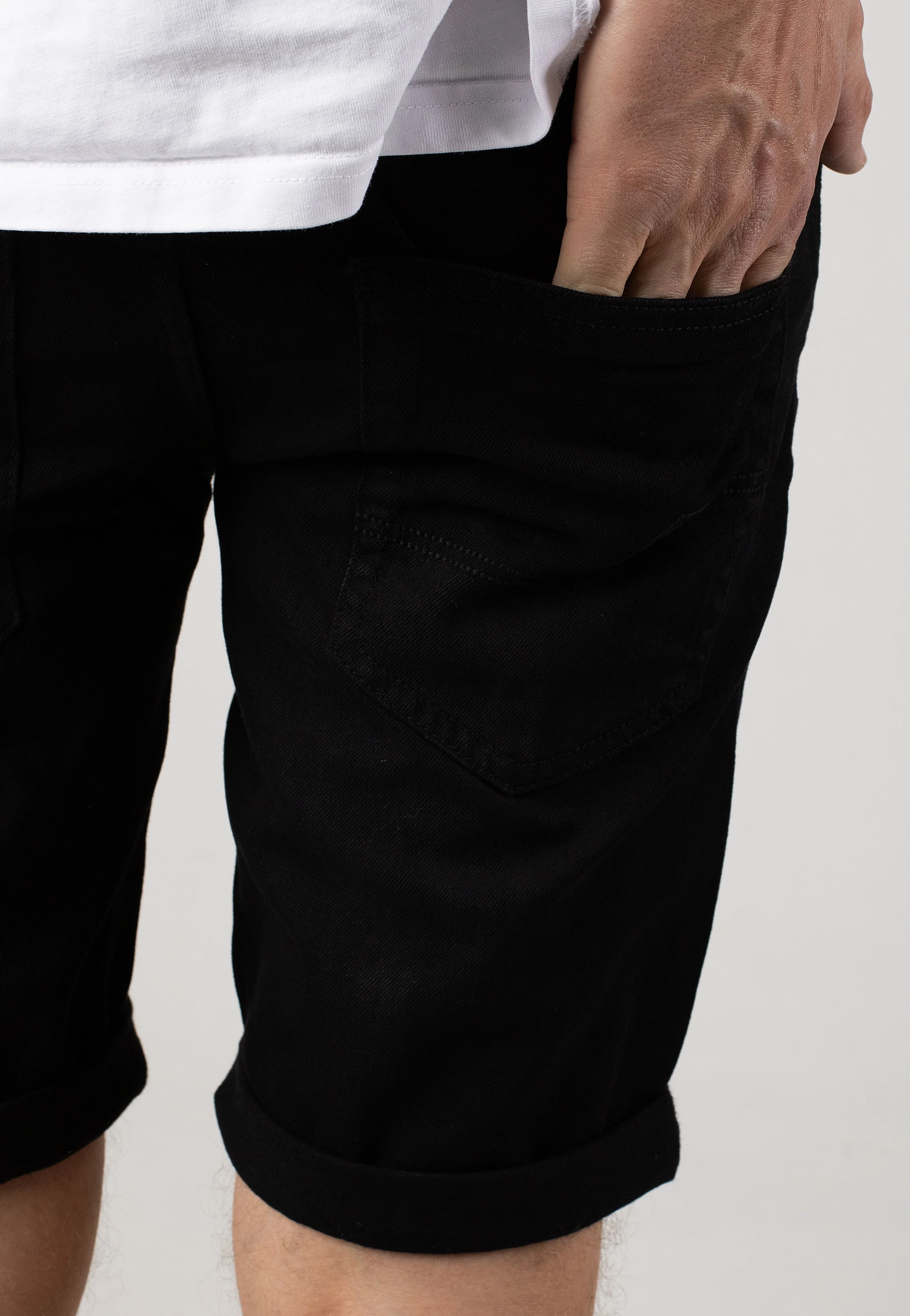 Kaden Holes Ultra Black - Shorts - Image 5
