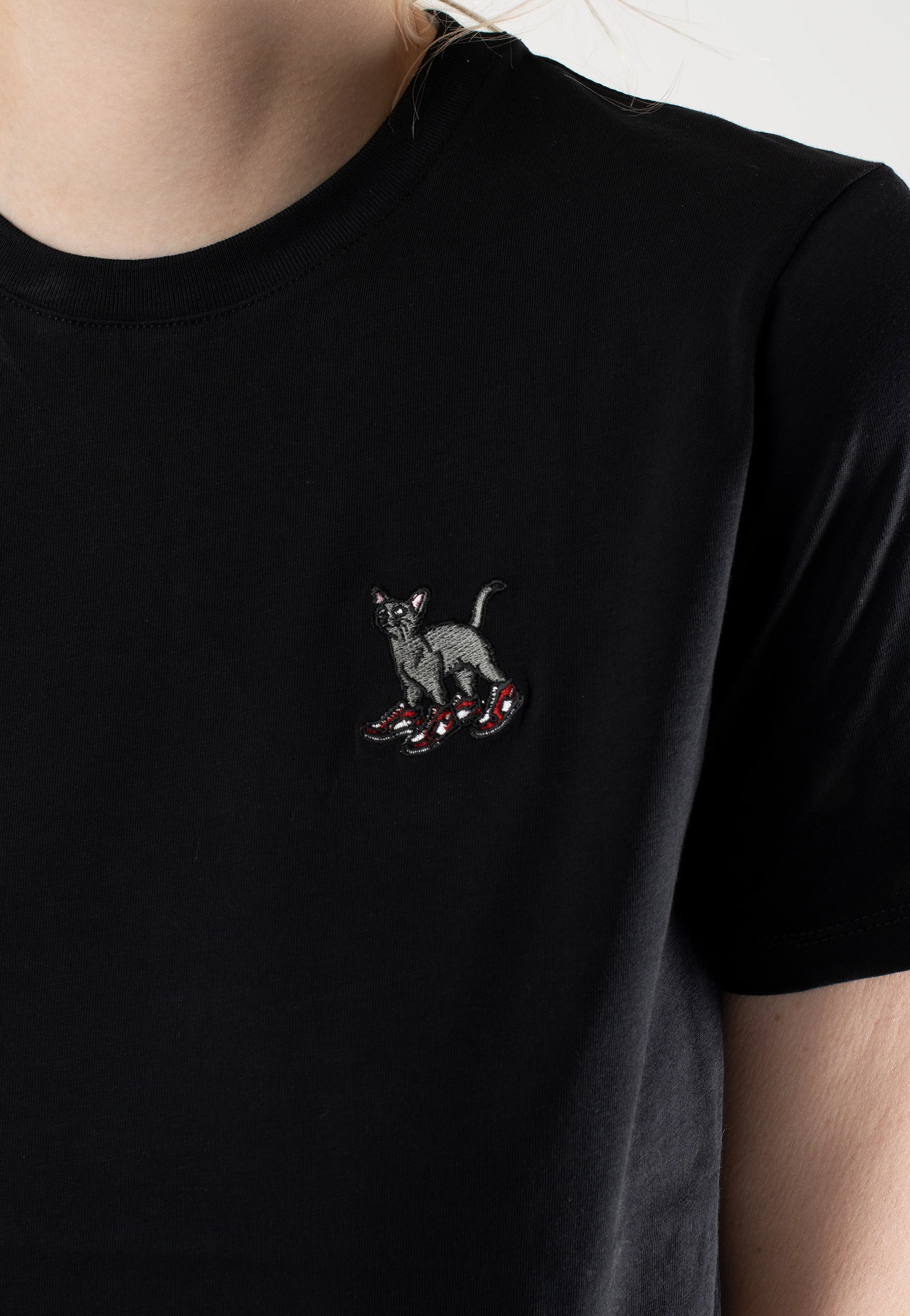 Sneaker Cat Black - T-Shirt - Image 2