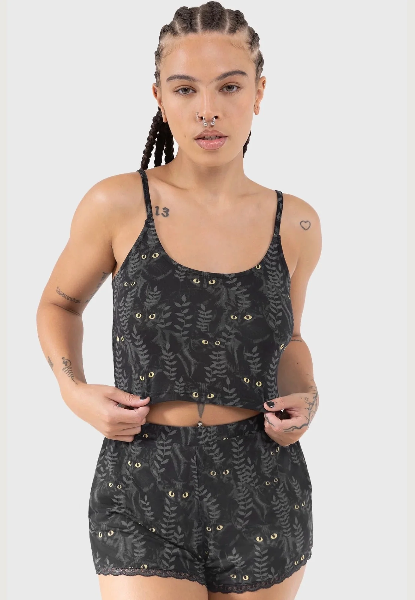 Familiar Woods Black - Shorts - Image 3