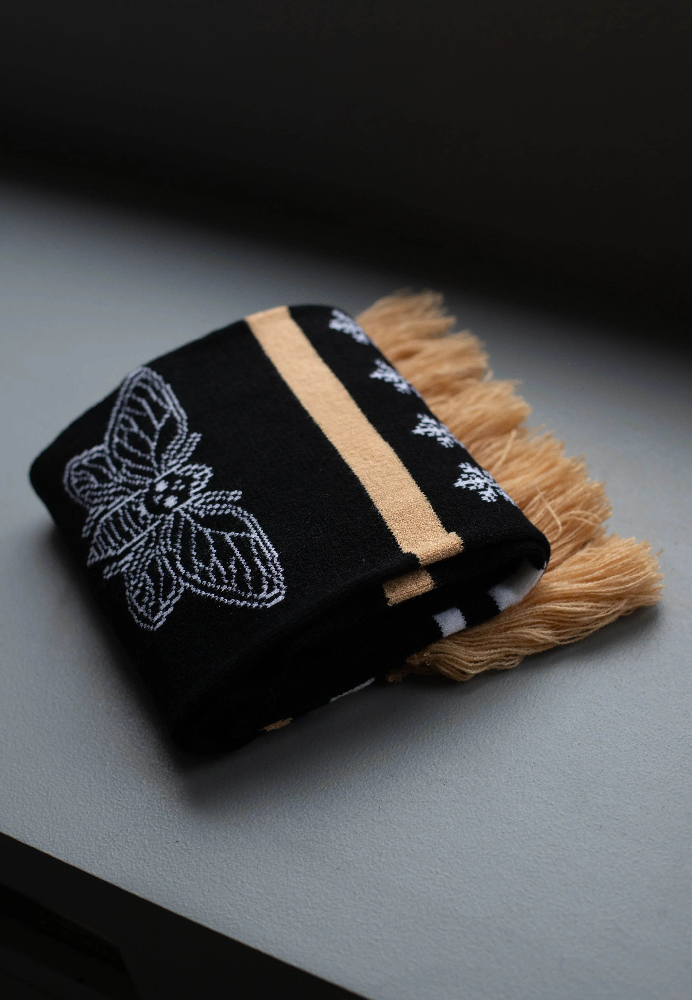 Cicada Marseille Winter Knit - Scarf - Image 5