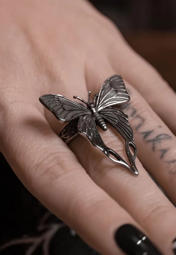 Whispering Wings Silver - Ring - Image 4
