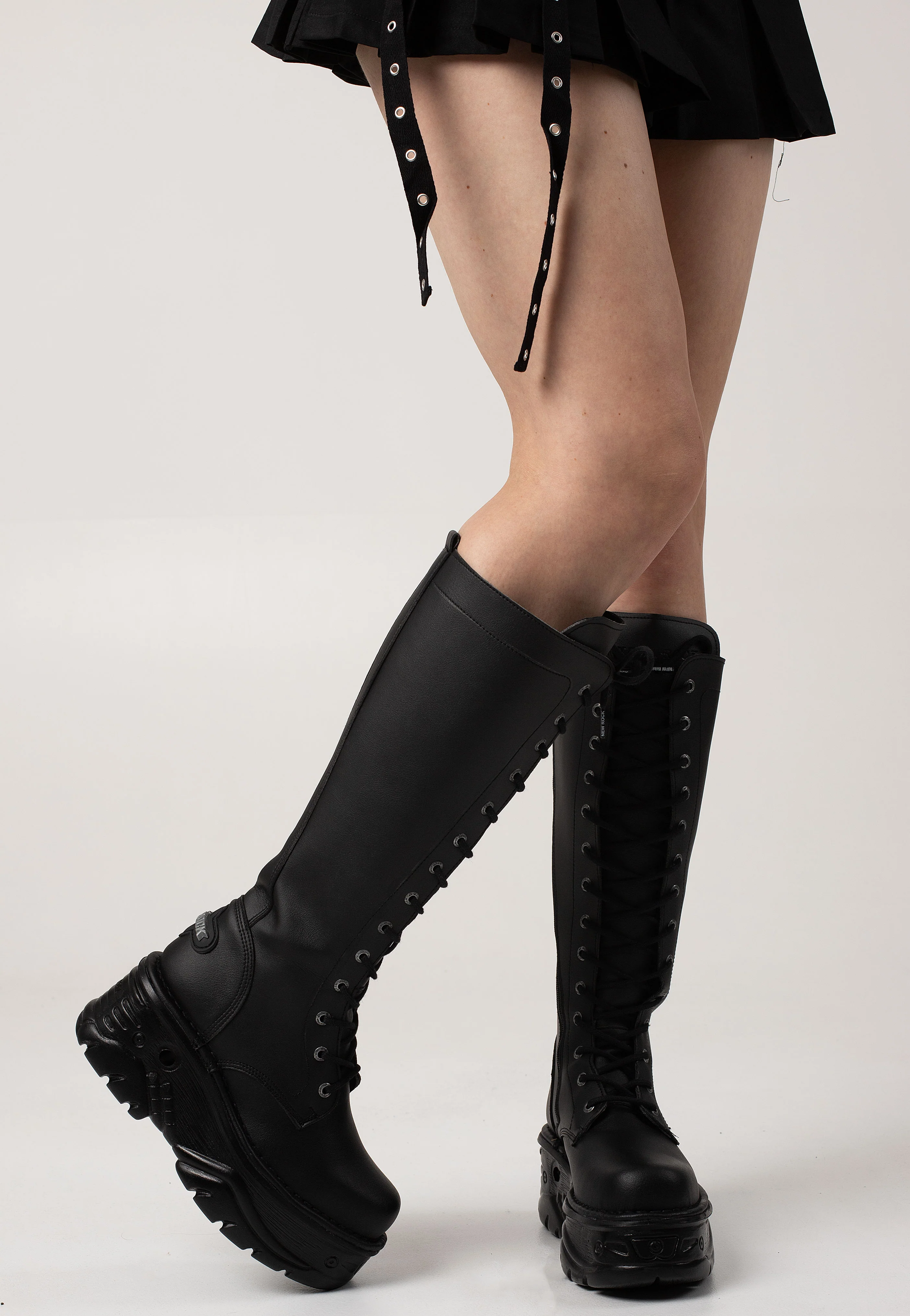 M 235 V1 Black - Girl Shoes - Image 10