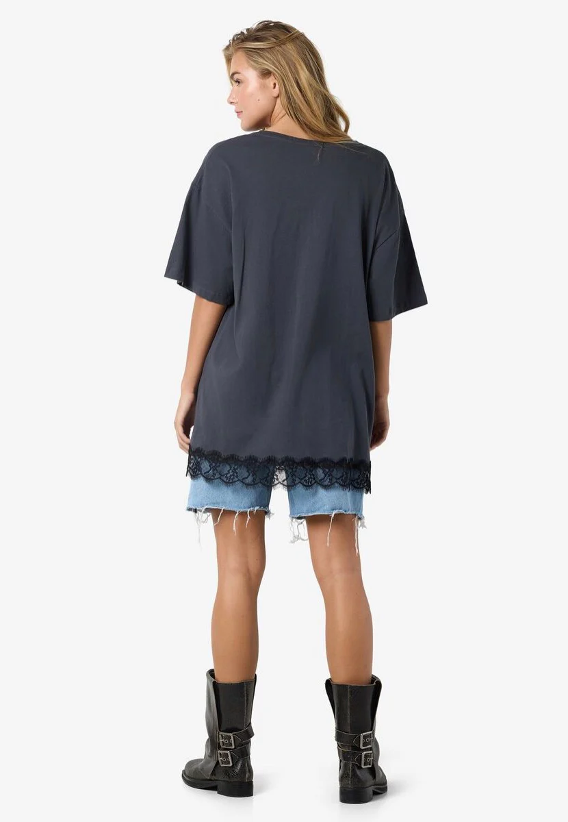 Easy O Neck Lace Black - Top - Image 3
