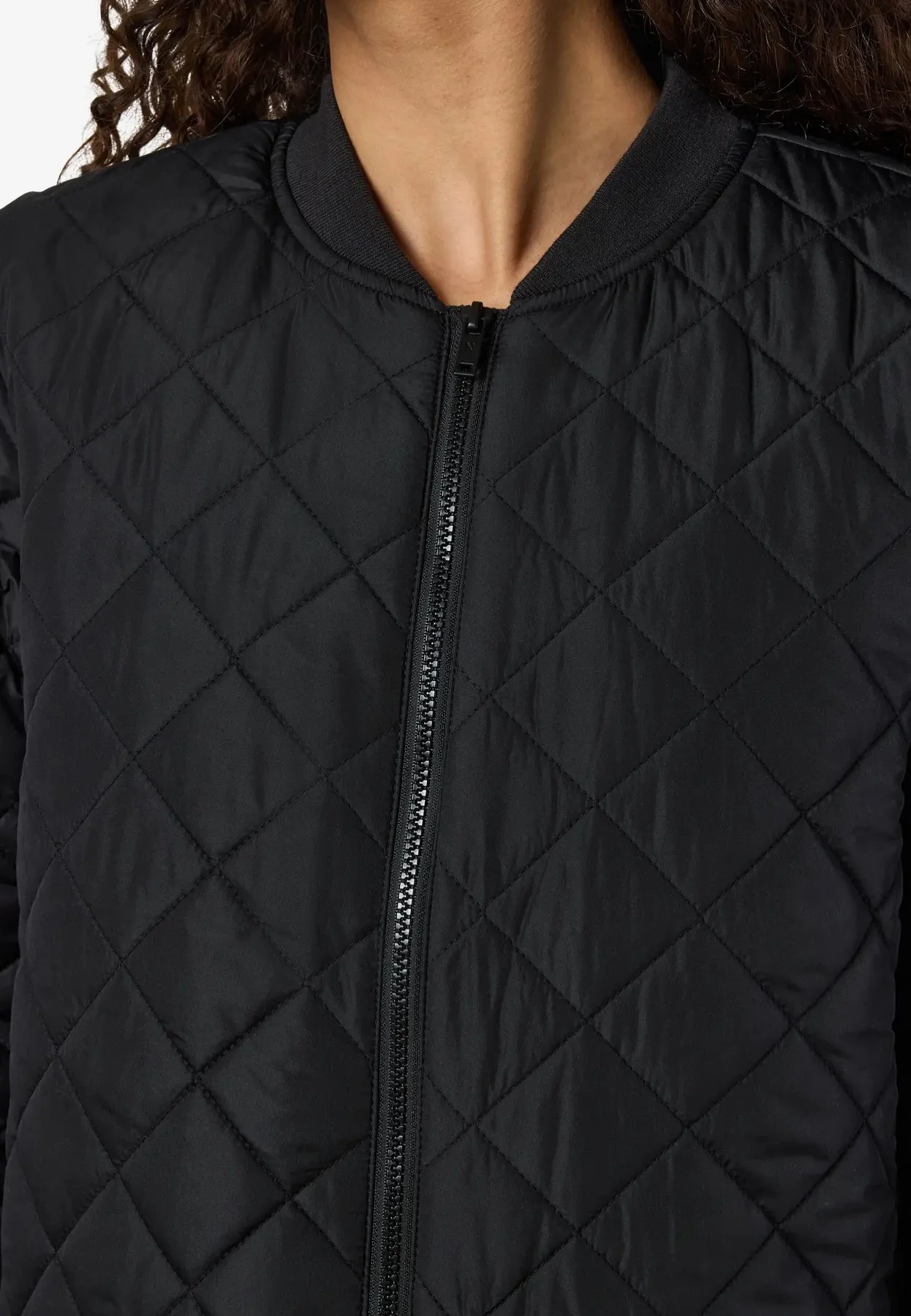 Gilly Quilted Black - Coat - Image 8