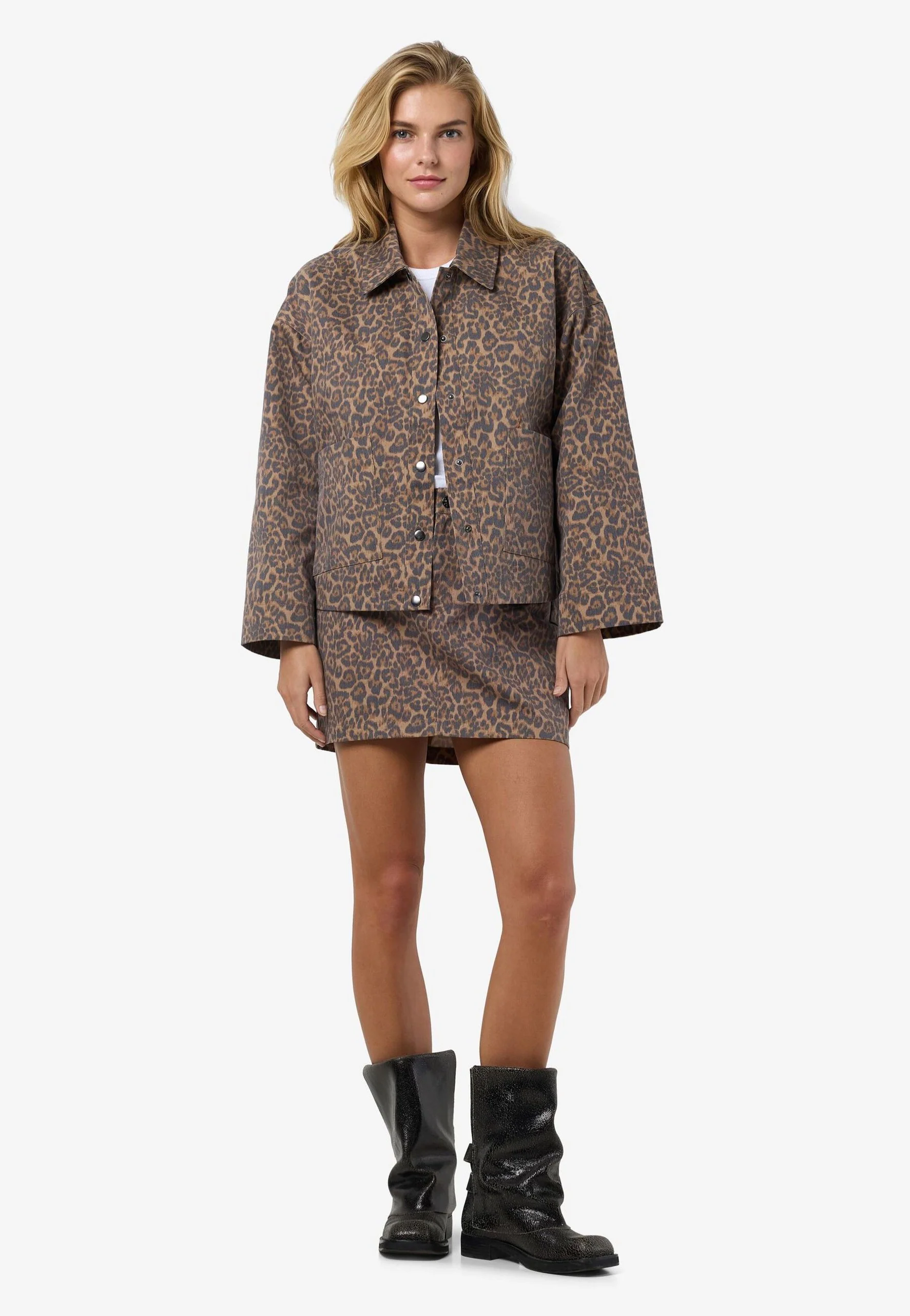 Hill Monks Robe Leo - Jacket - Image 2