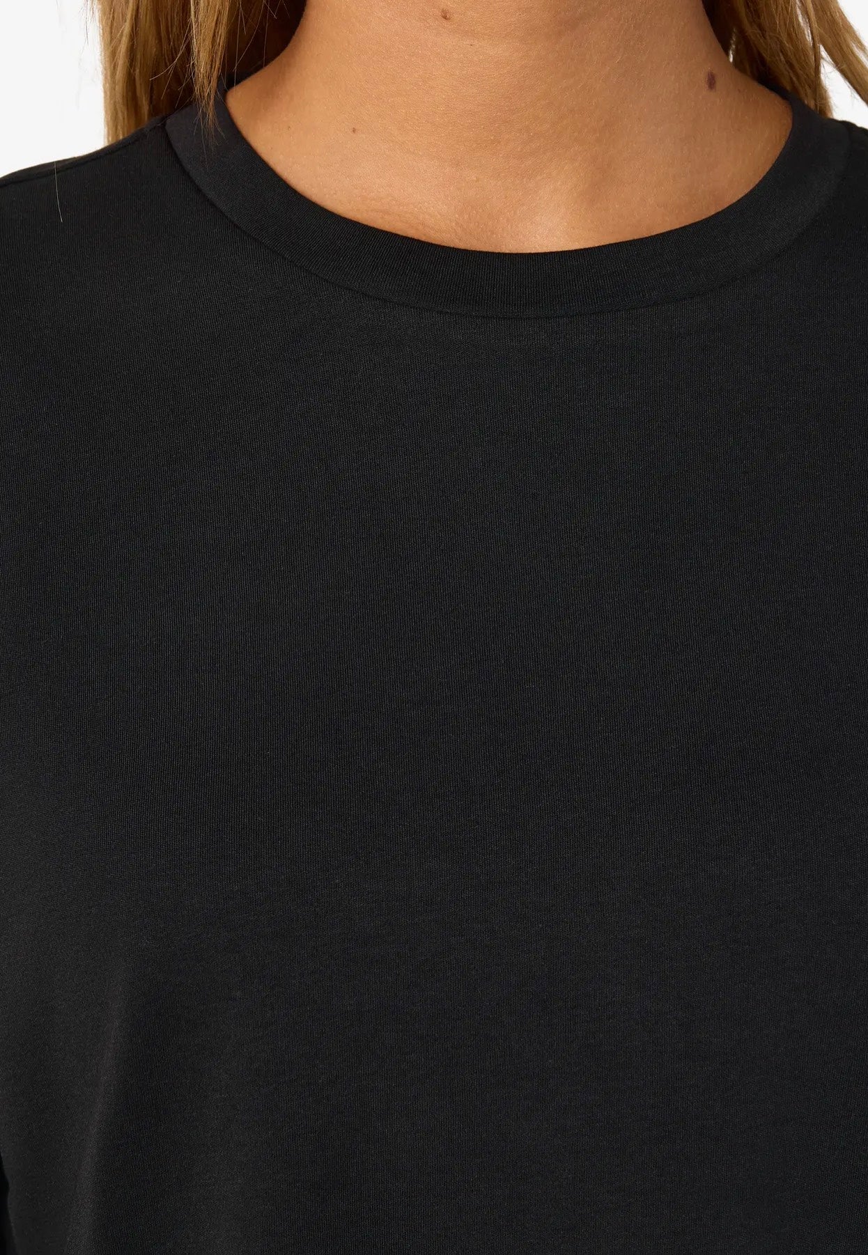 Kim Black - T-Shirt - Image 6