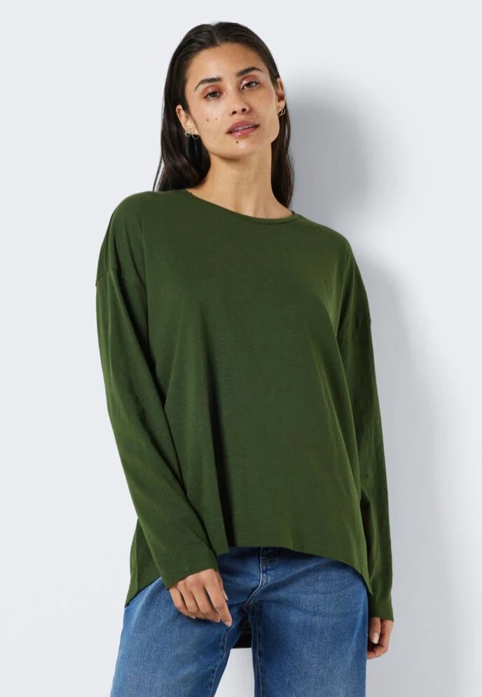 Mathilde O Neck High/Low Top Kombu Green - Longsleeve - Image 2