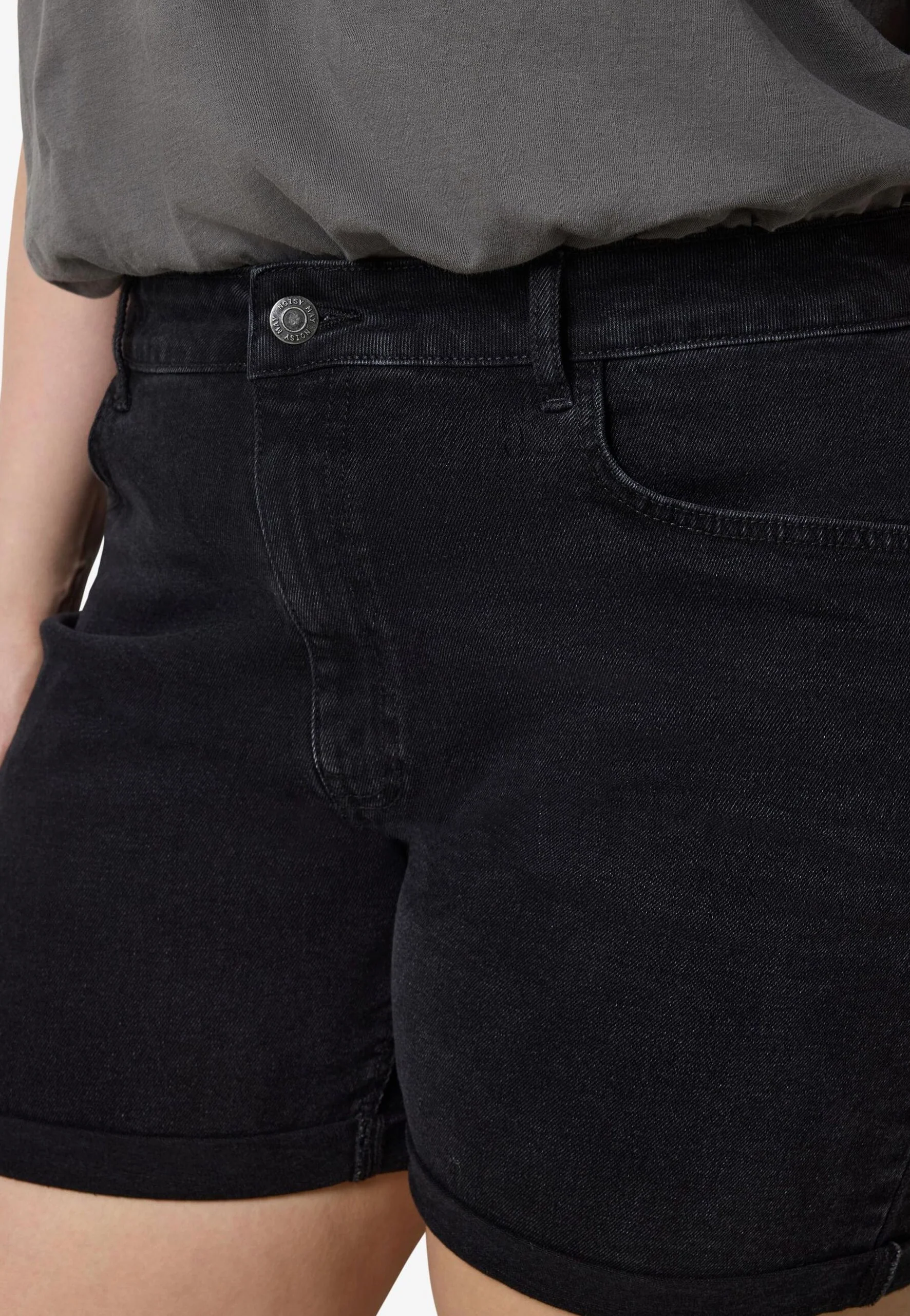 Moni Curve Black - Shorts - Image 5