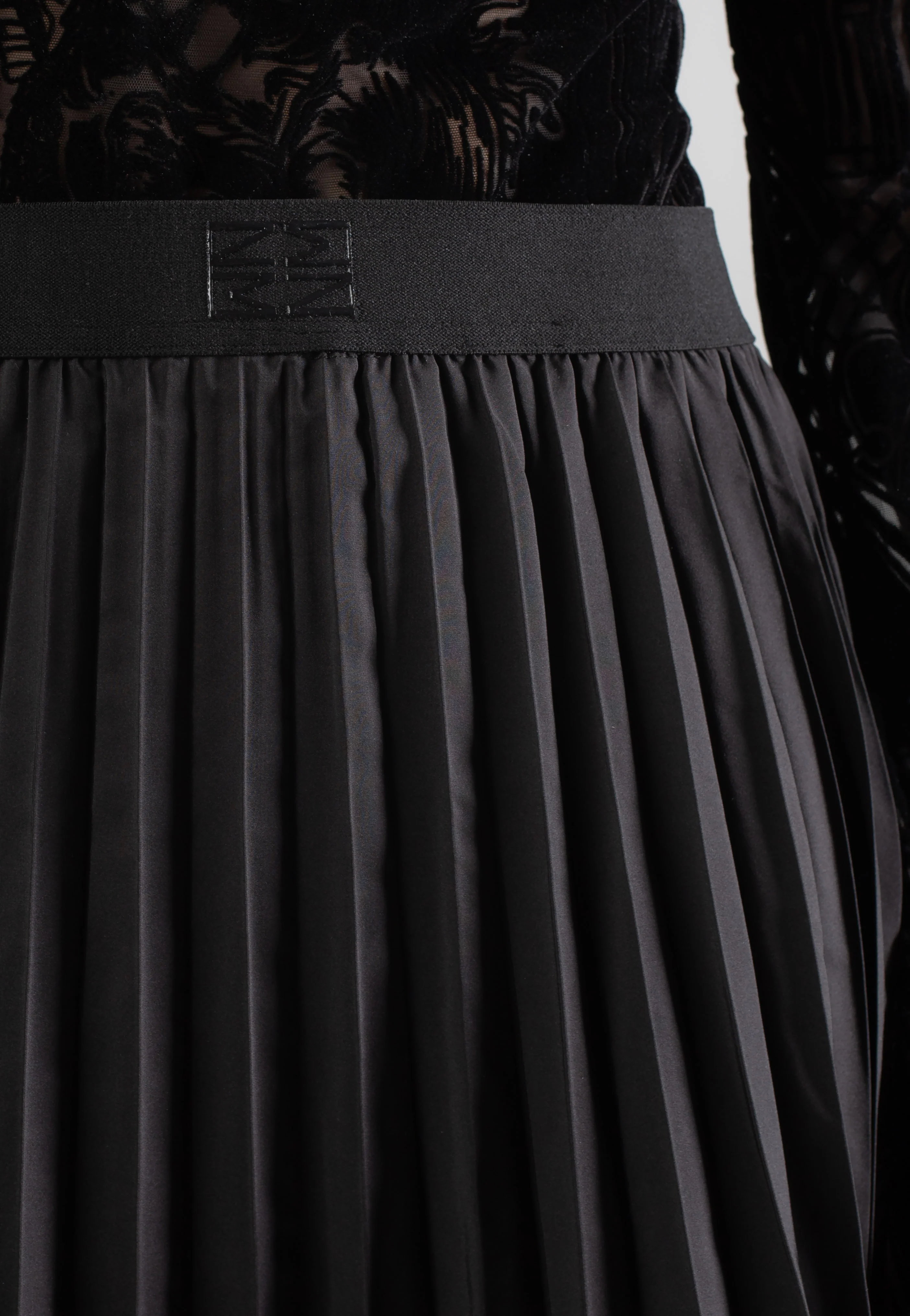 Polly Black - Skirt - Image 7