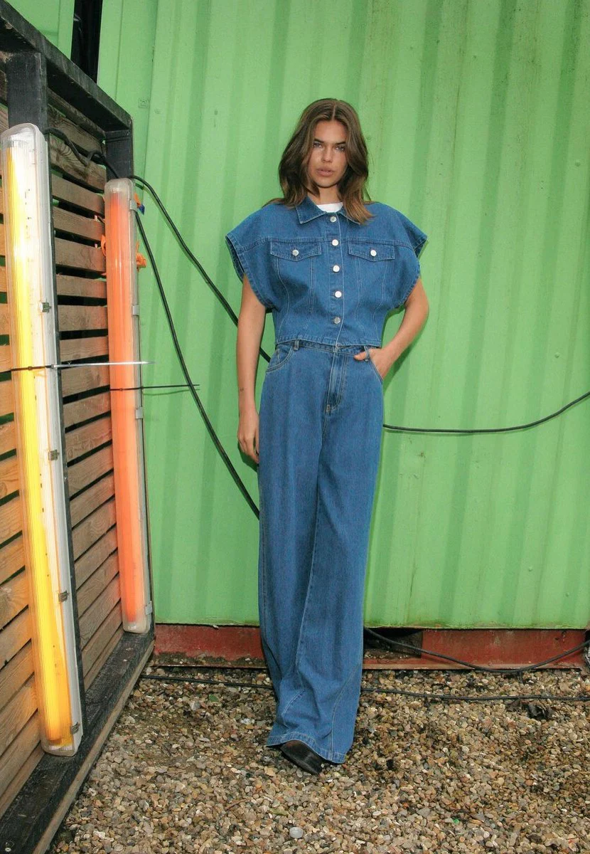 Robie Regular Crop Medium Blue Denim - Vest - Image 7