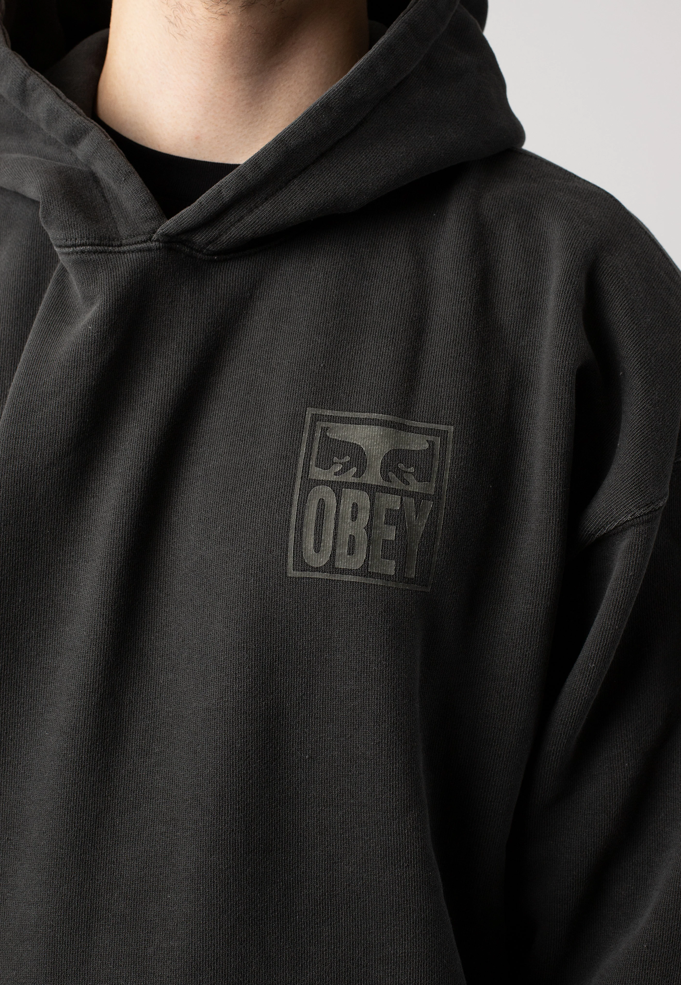Pigment Eyes Icon Pirate Black - Hoodie - Image 2