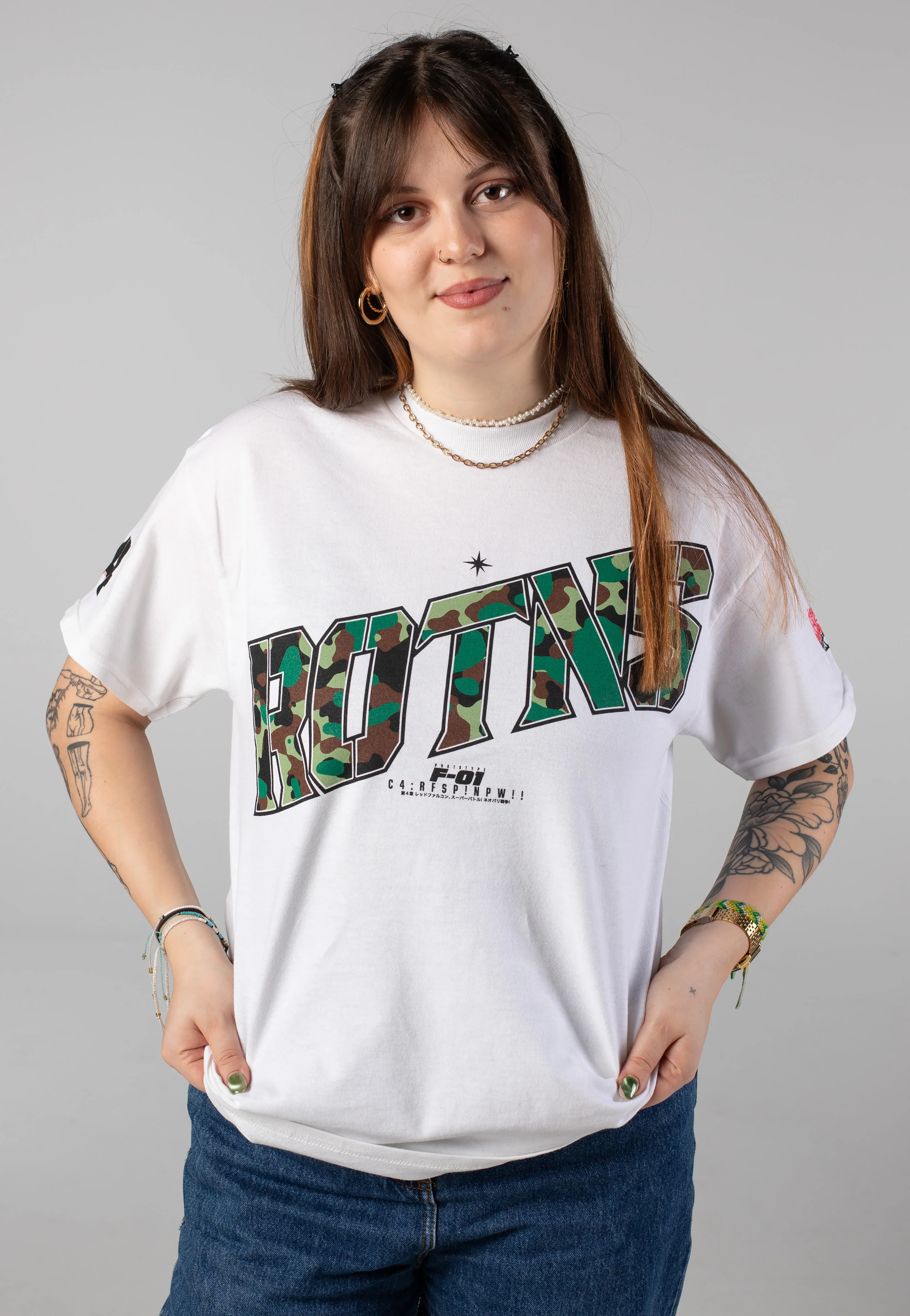C4 White - T-Shirt - Image 7