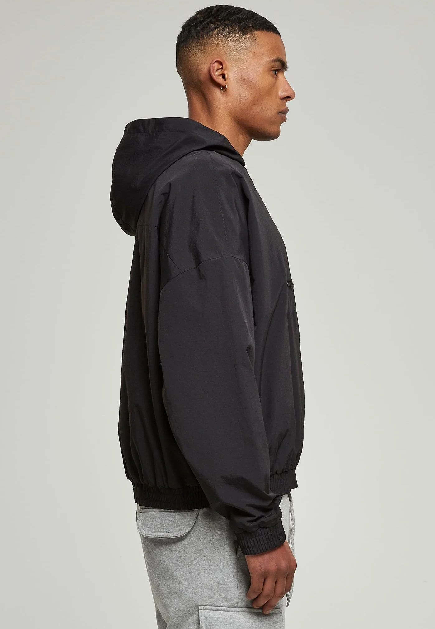 90'S Pull Over Black - Jacket - Image 2