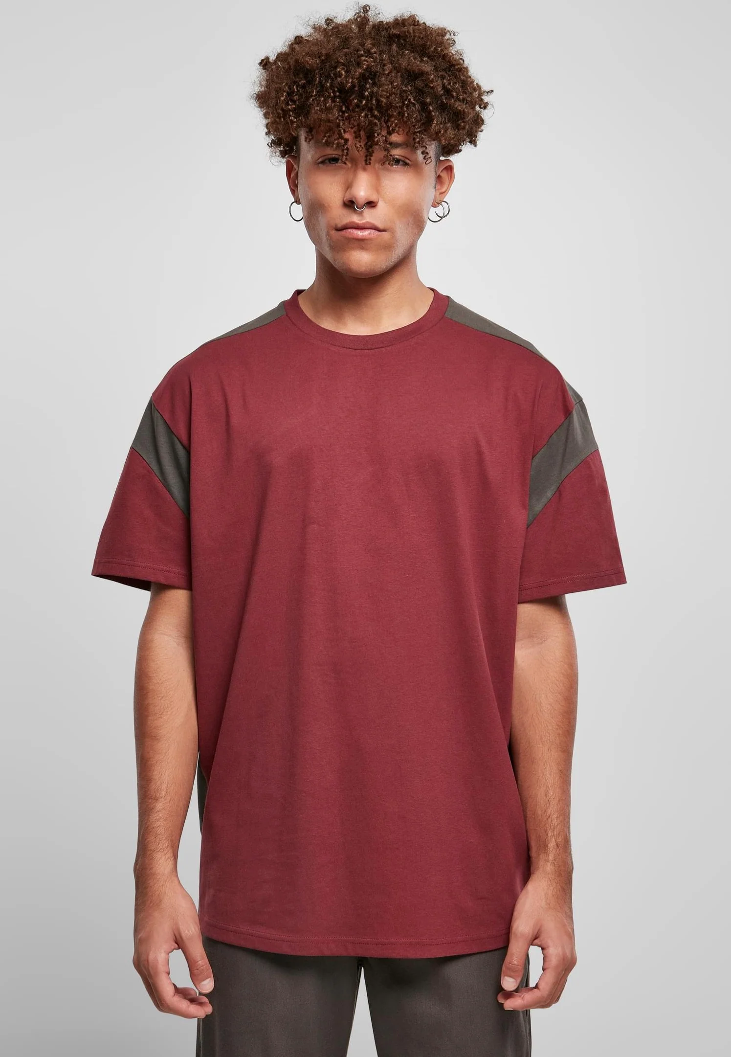 Active Cherry/Blackbird - T-Shirt - Image 4