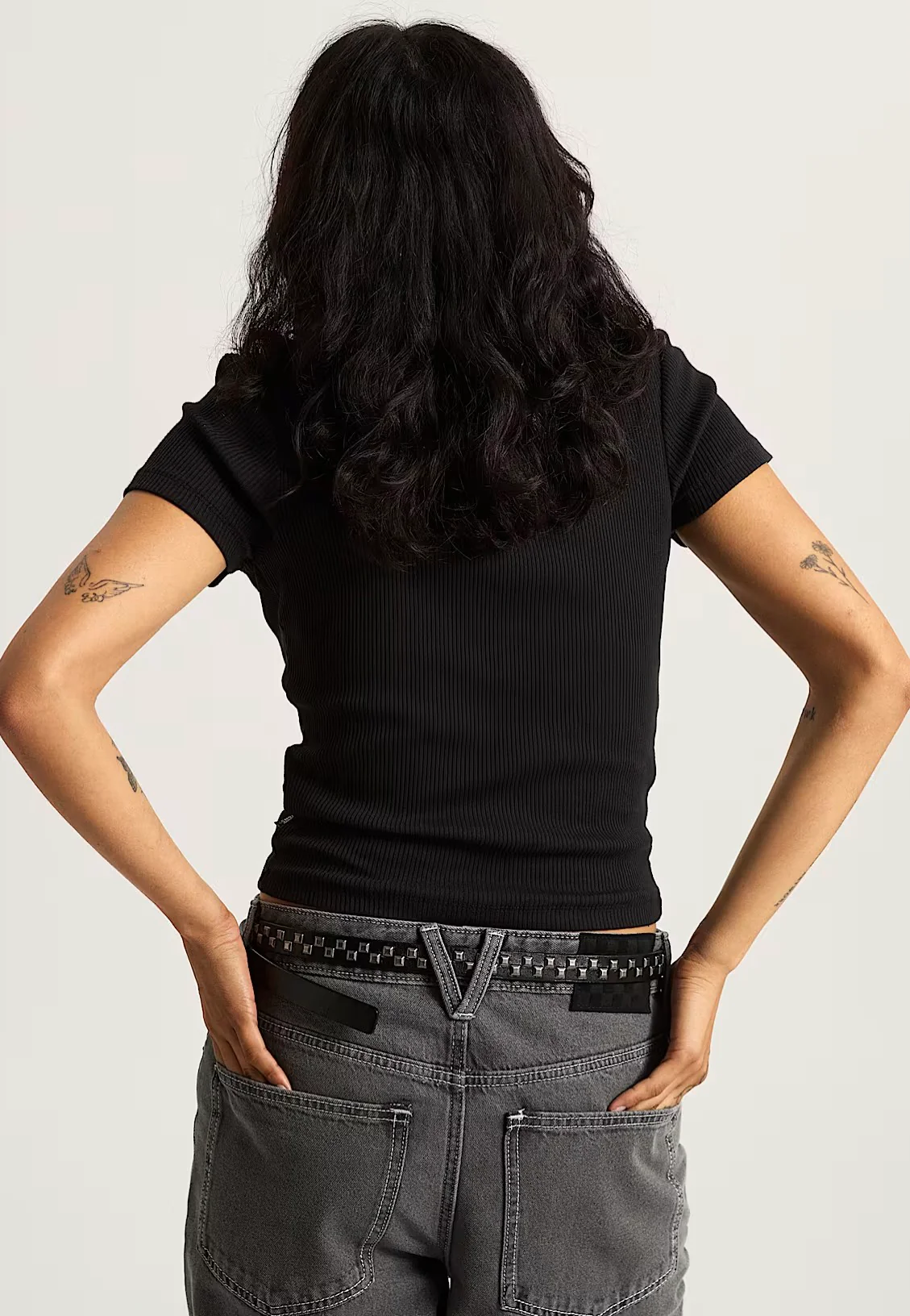 Cameron Black - T-Shirt - Image 4