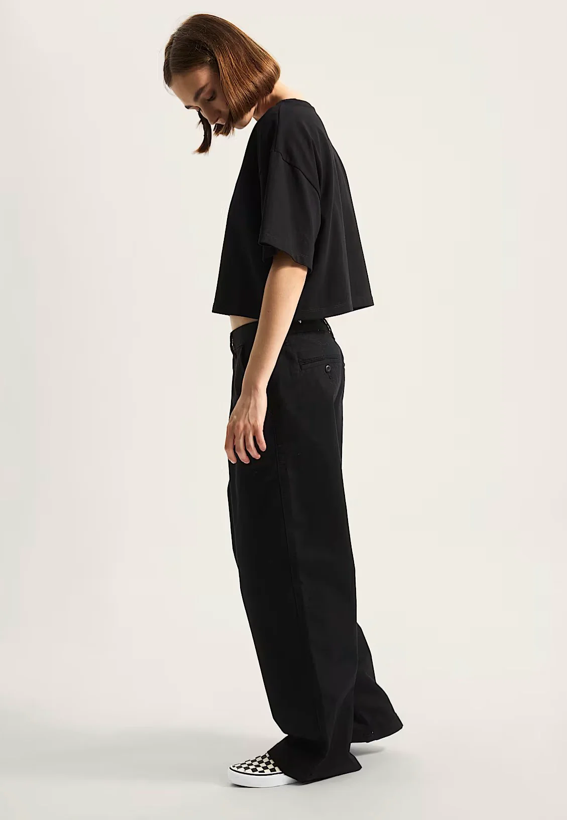 W Salton Relax Crop Black - T-Shirt - Image 5